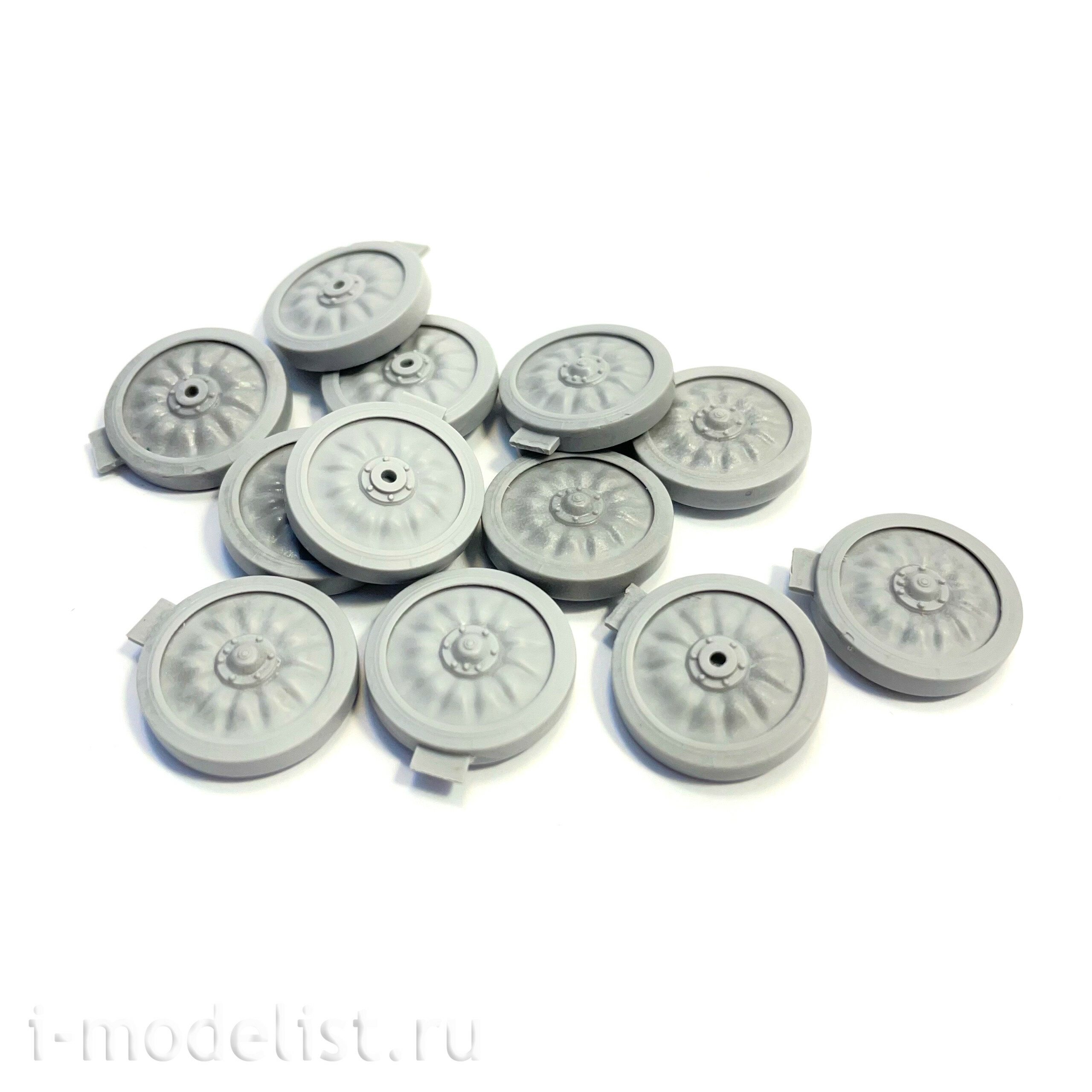 RS35164 Э.В.М. 1/35 Опорные катки для модели гусеничного тягача МТ-ЛБ (Тип 1)