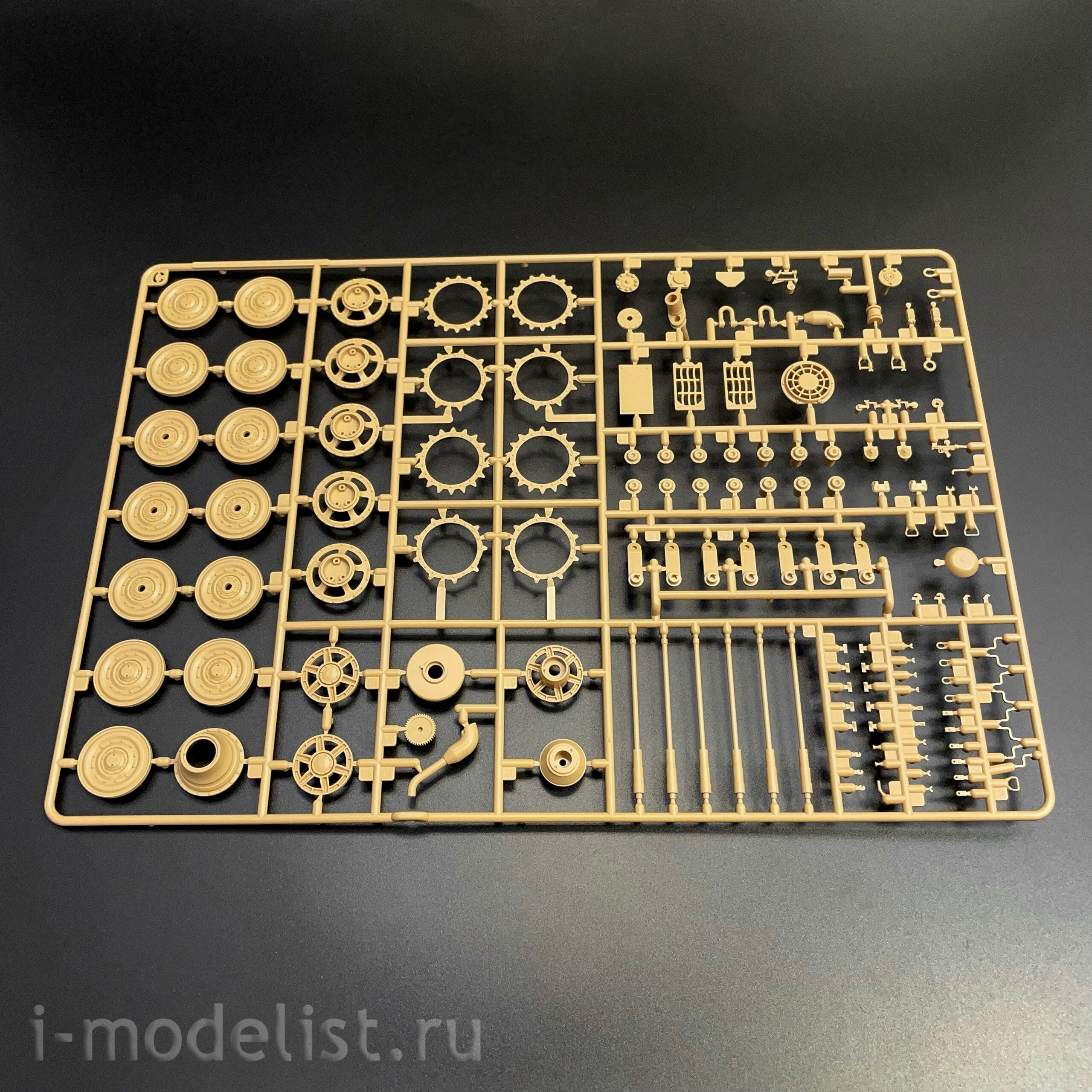 RM-5126 Rye Field Model 1/35 Notмецкий тяжелый танк Sd.Kfz.182 Tiger Ausf.B King Tiger (турель Henschel), продвинутая версия