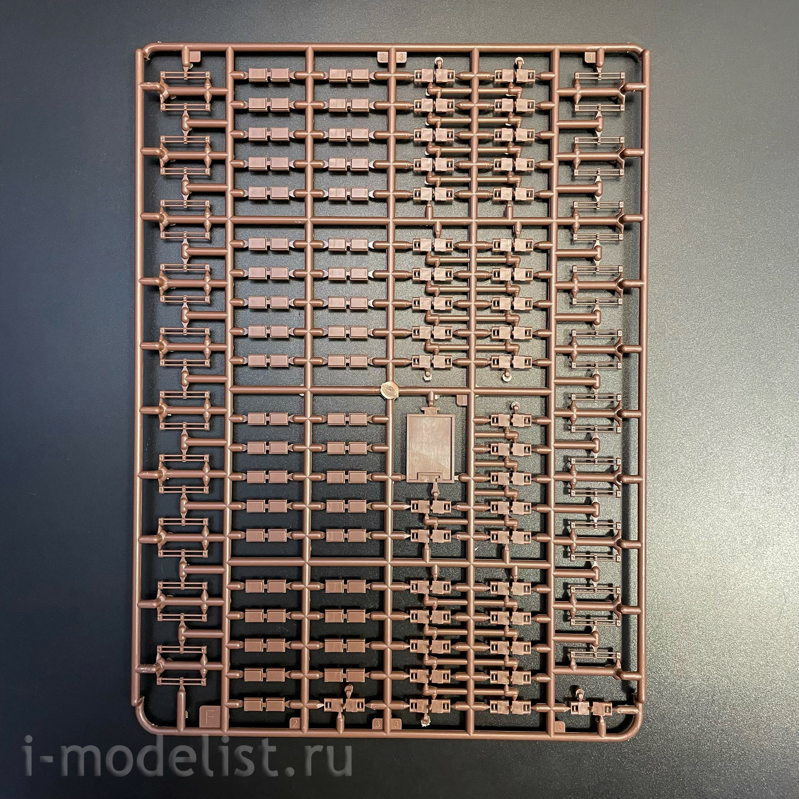 35A062 Amusing Hobby 1/35 Notмецкий танк Leopard 2 A-RC 3.0