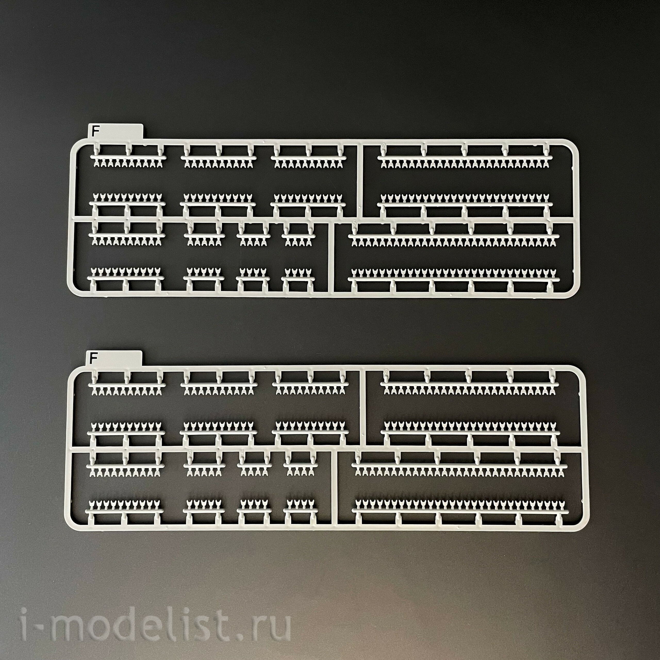 2198 Takom 1/35 German Heavy Tank Sd.Kfz. 181 Pz.Kpfw.VI Ausf.E Tiger I (medium) with Zimmerit