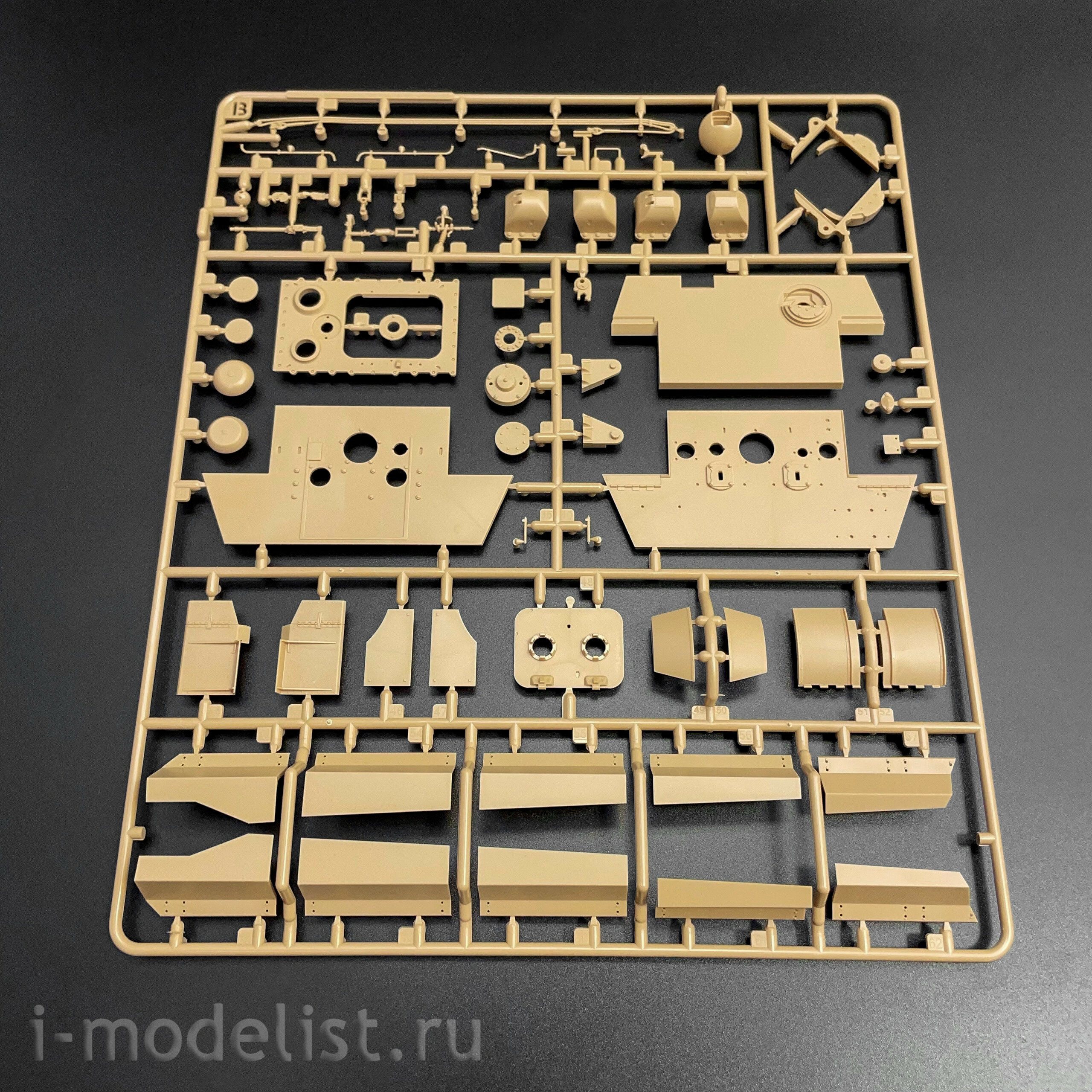 RM-5126 Rye Field Model 1/35 Notмецкий тяжелый танк Sd.Kfz.182 Tiger Ausf.B King Tiger (турель Henschel), продвинутая версия