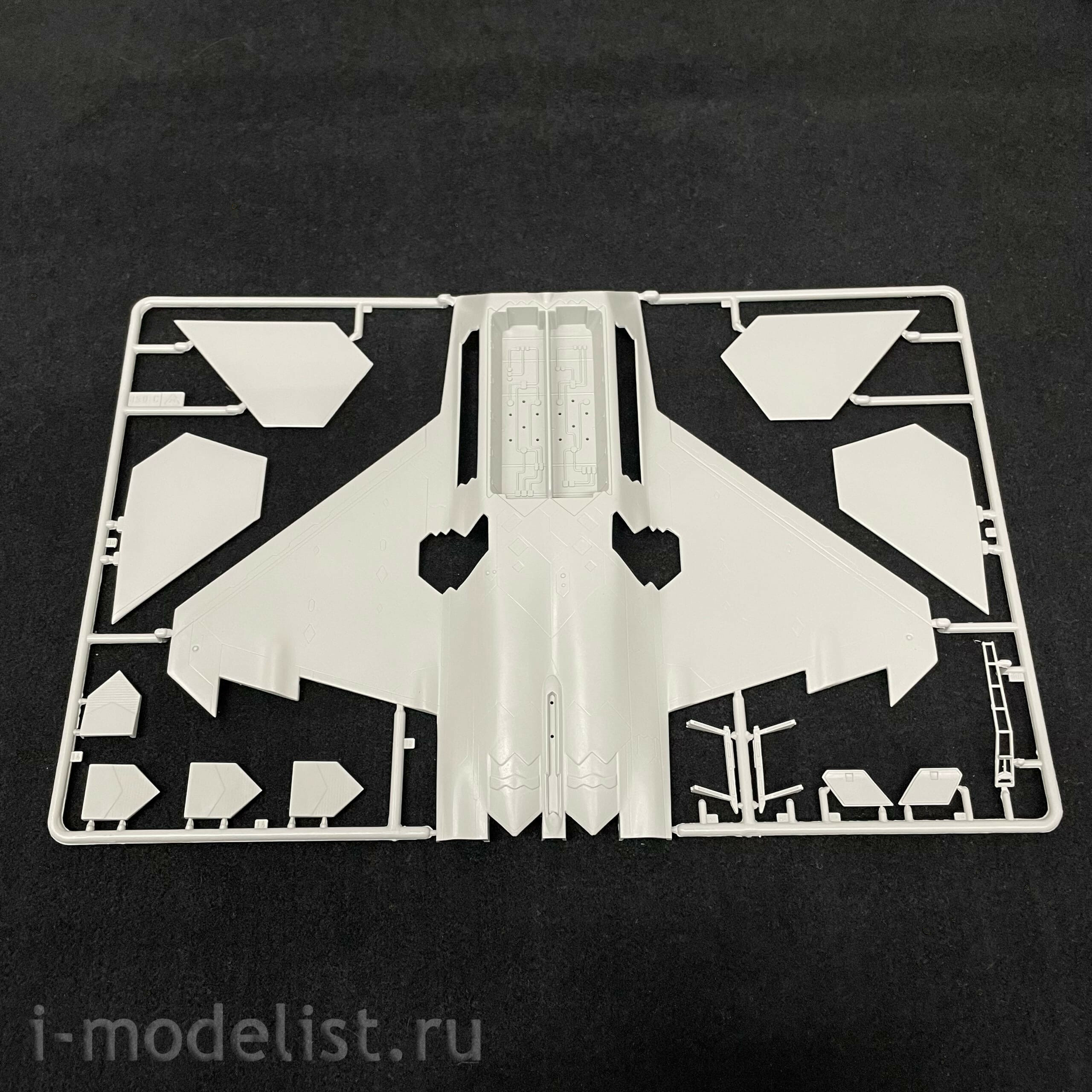 2822 Italeri 1/48 F-22 A Raptor