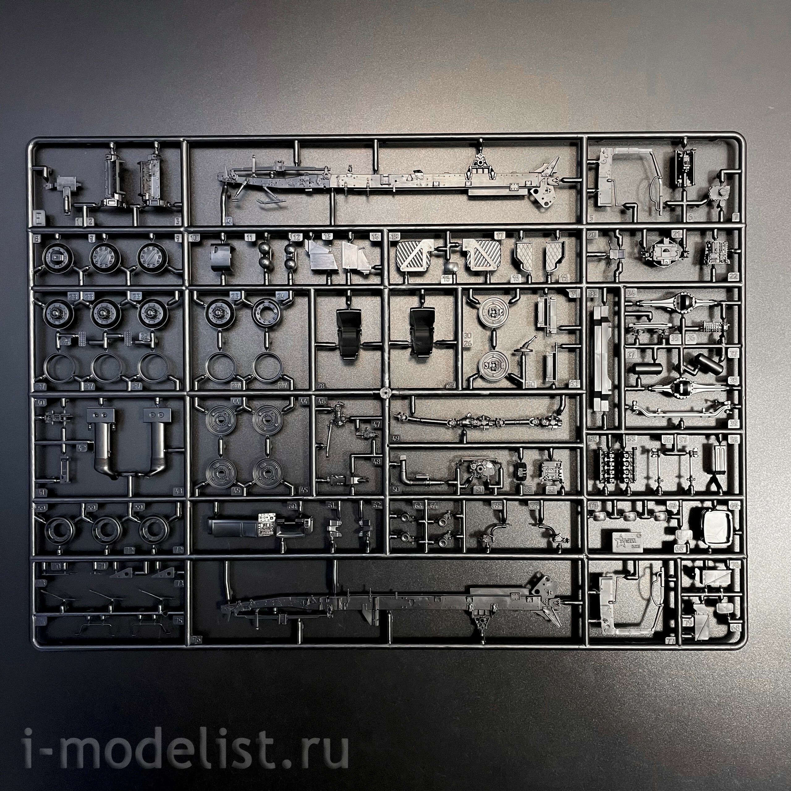 43006 Zvezda 1/43 Pre-order  Самосвал KAMAZ-65115