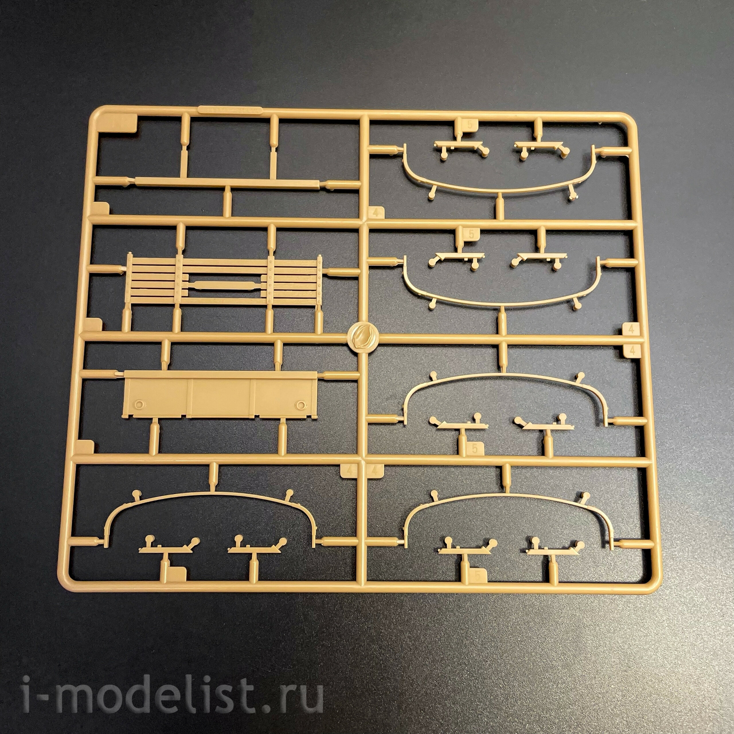 63567 I Love Kit 1/35 Американская версия башенного пулемета CCKW-352 и 105-мм гаубицы M2A1