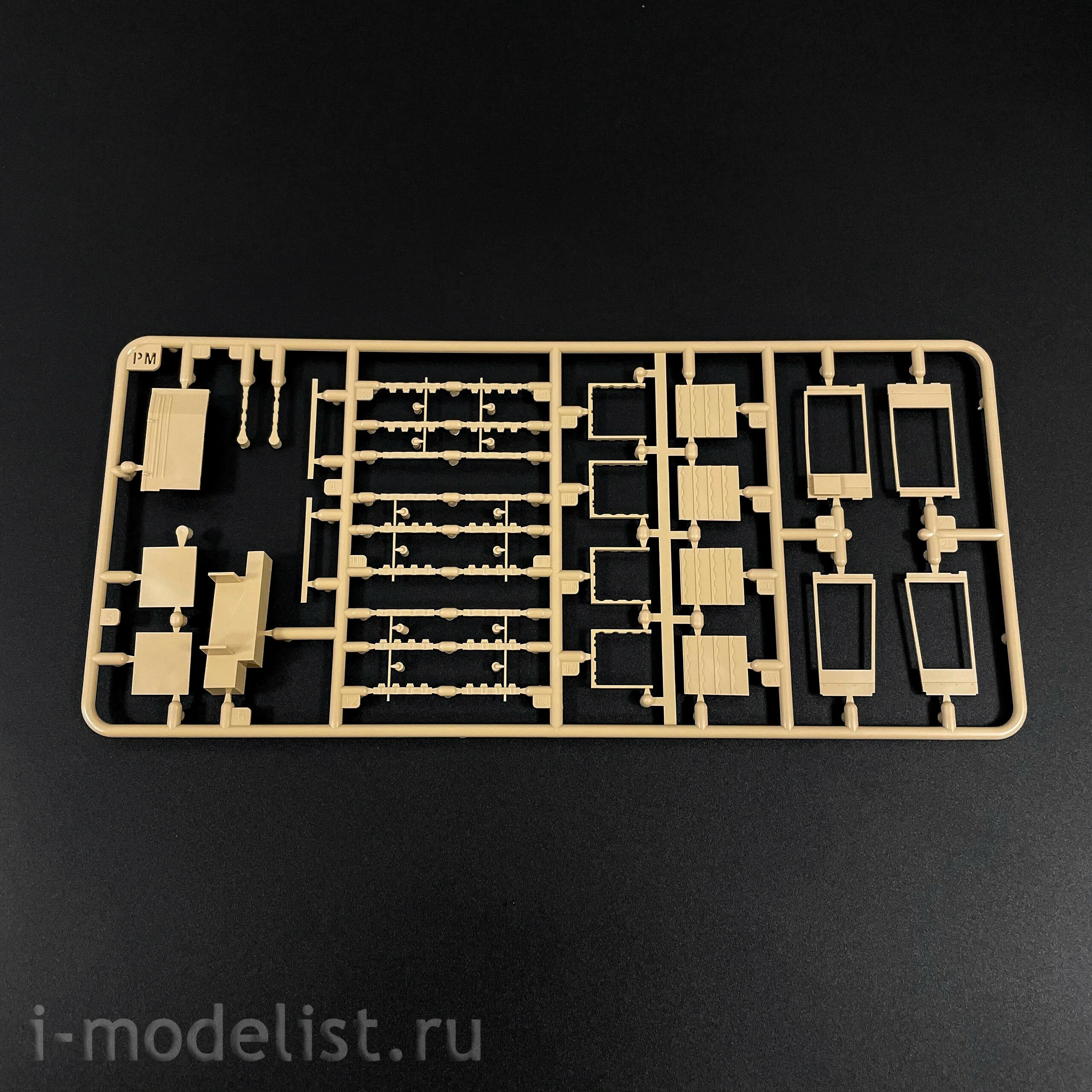 RM-5100 Rye Field Model 1/35 German Tank Pz. Kpfw. VI Ausf. E Tiger I mid. Production