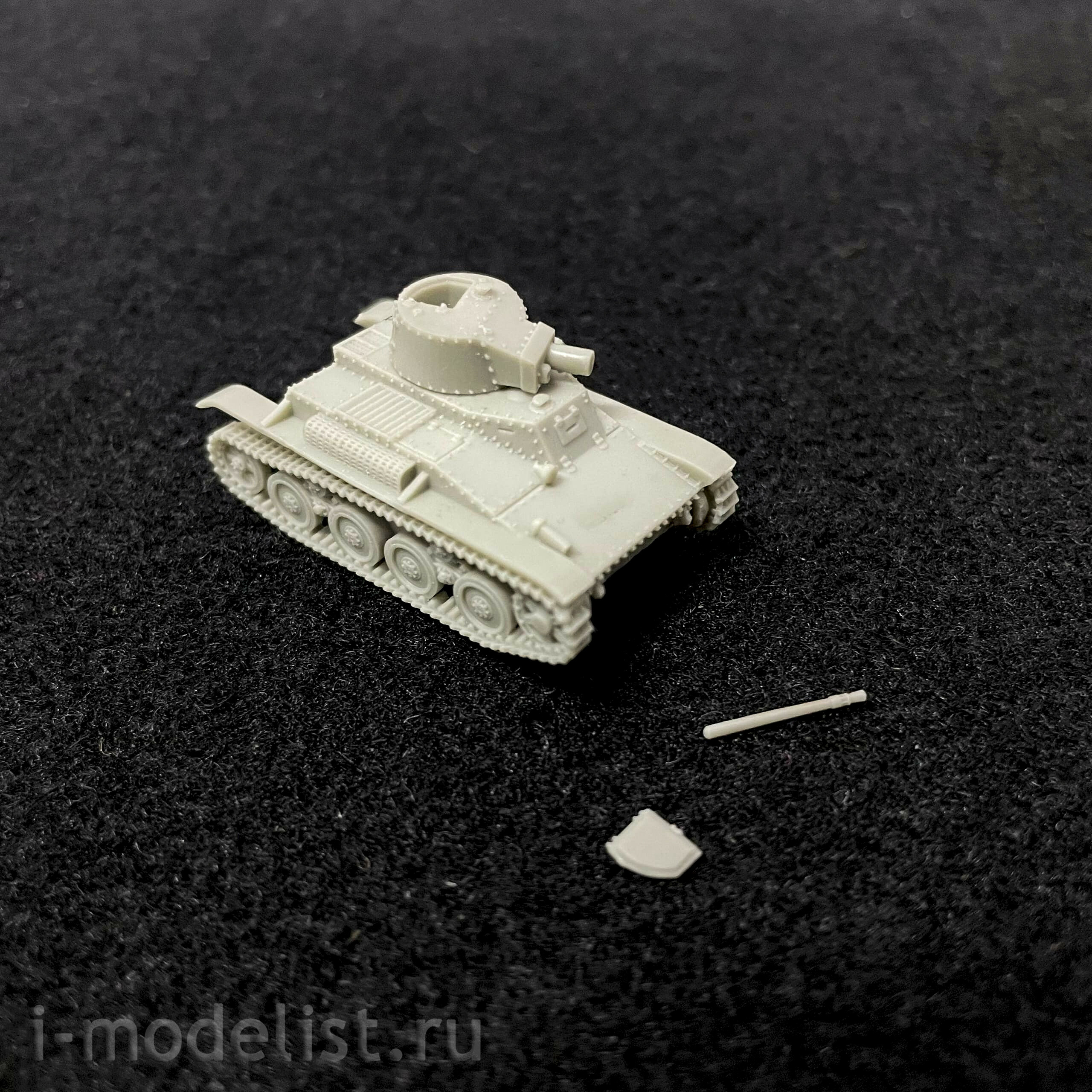 100175 Zebrano 1/100 Polish Light Tank 4TP