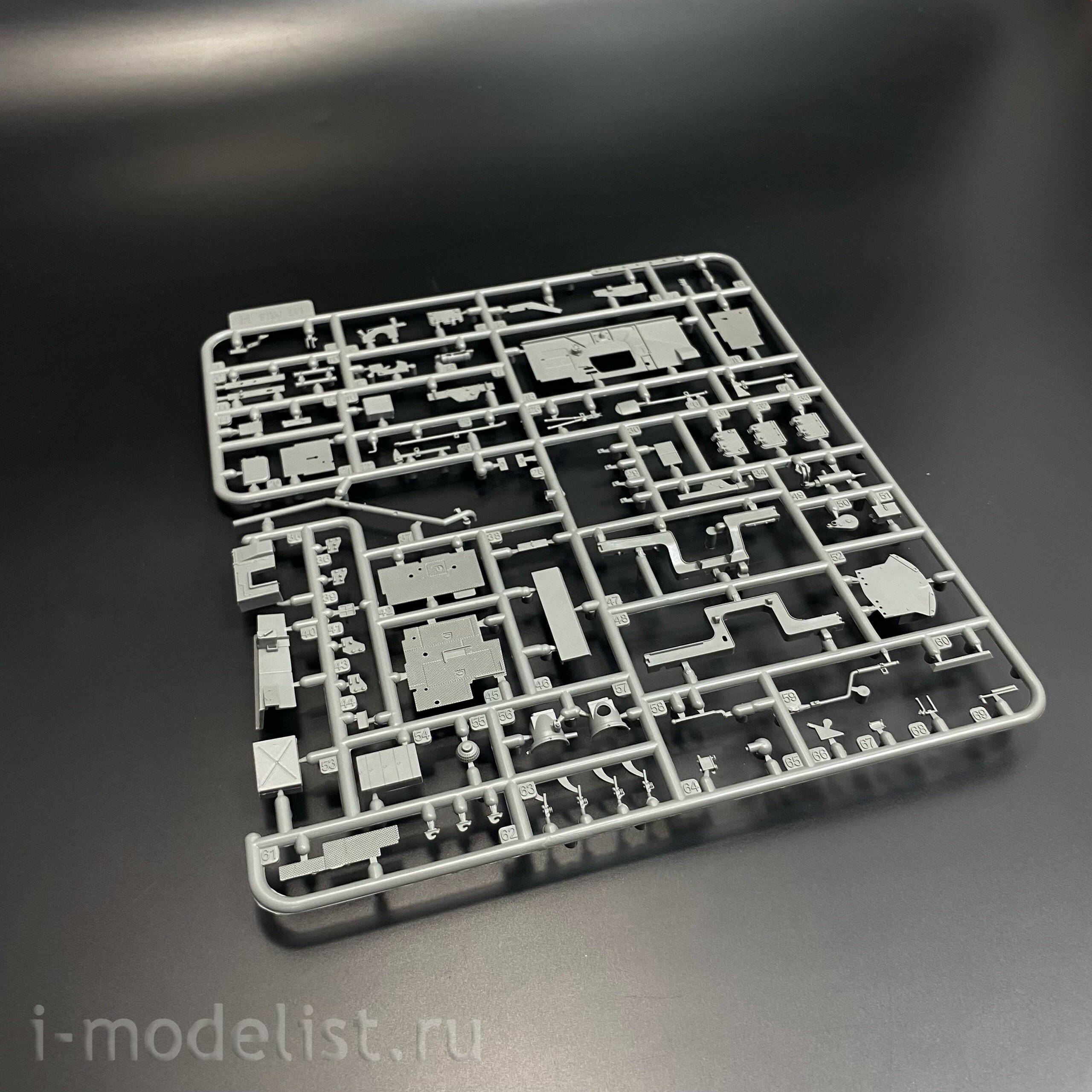 BT-036 Border Model 1/35 Notмецкая САУ StuH 42 Ausf. G (Поздняя) с полным интерьером