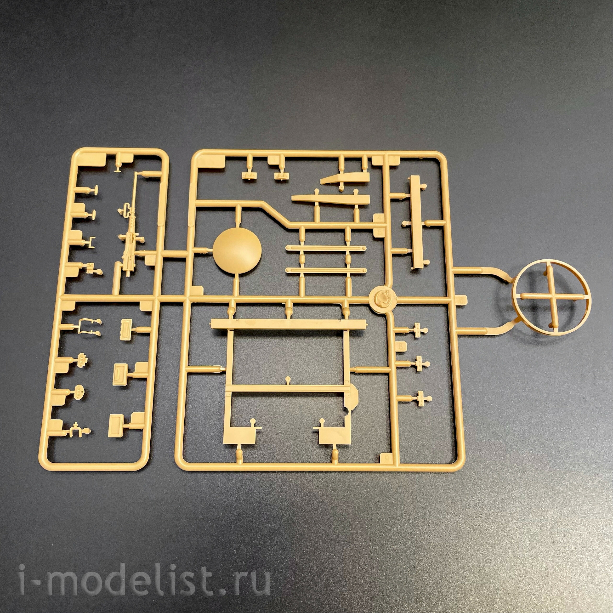 63567 I Love Kit 1/35 Американская версия башенного пулемета CCKW-352 и 105-мм гаубицы M2A1