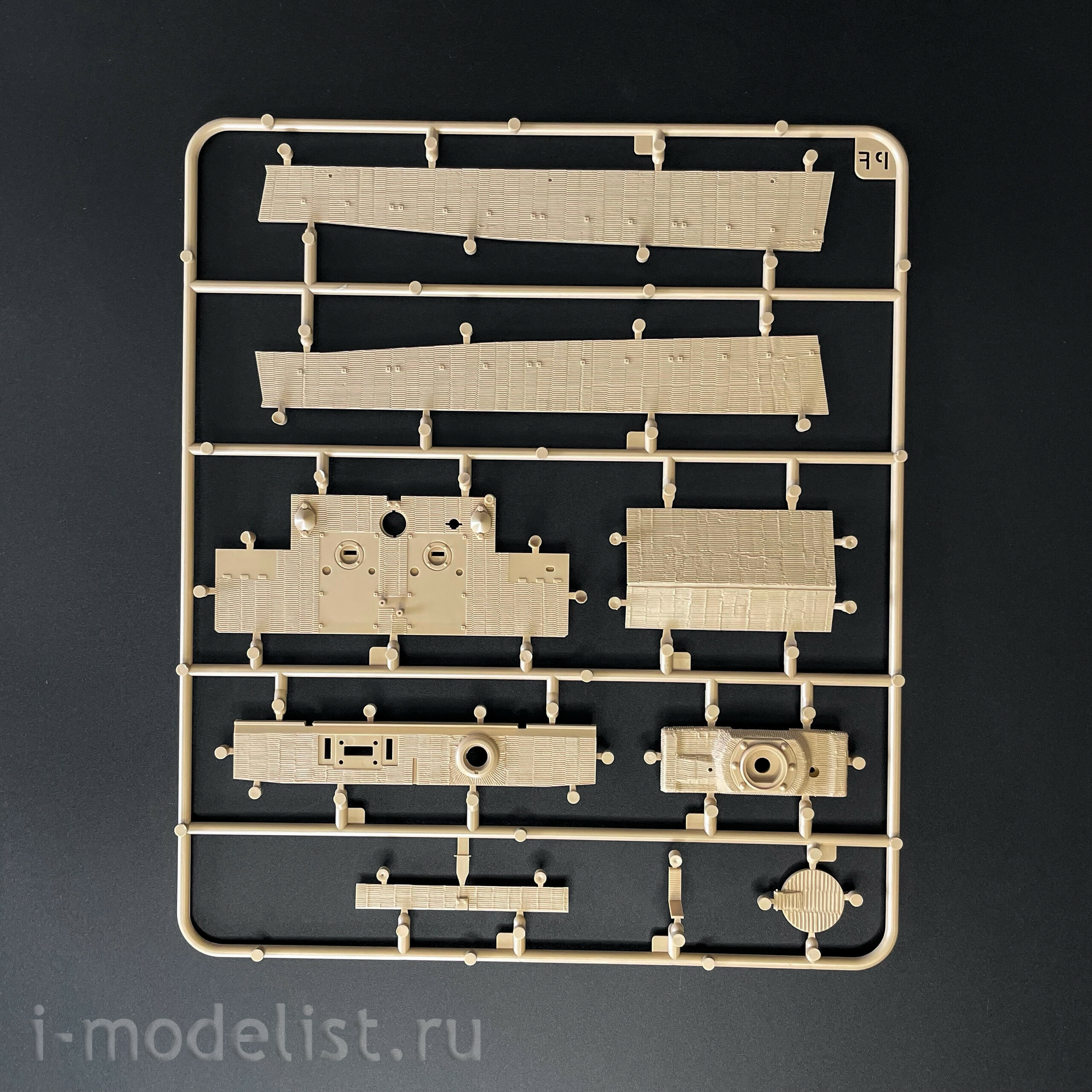 RM-5101 Rye Field Model 1/35 Notмецкий танк Tiger I (поздний) 