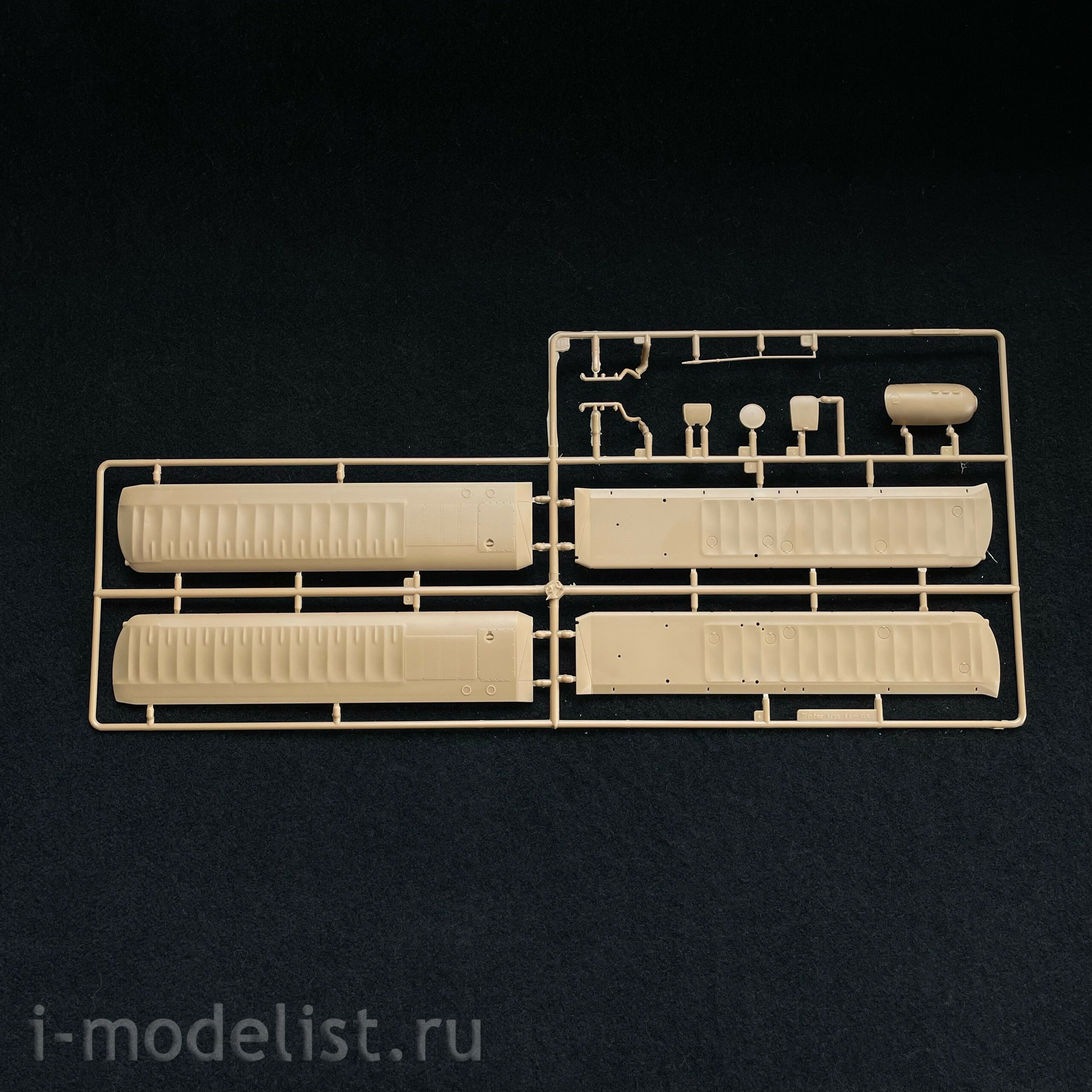 80183 HobbyBoss 1/35 Fieseler Fi-156 C-3 Skiplane