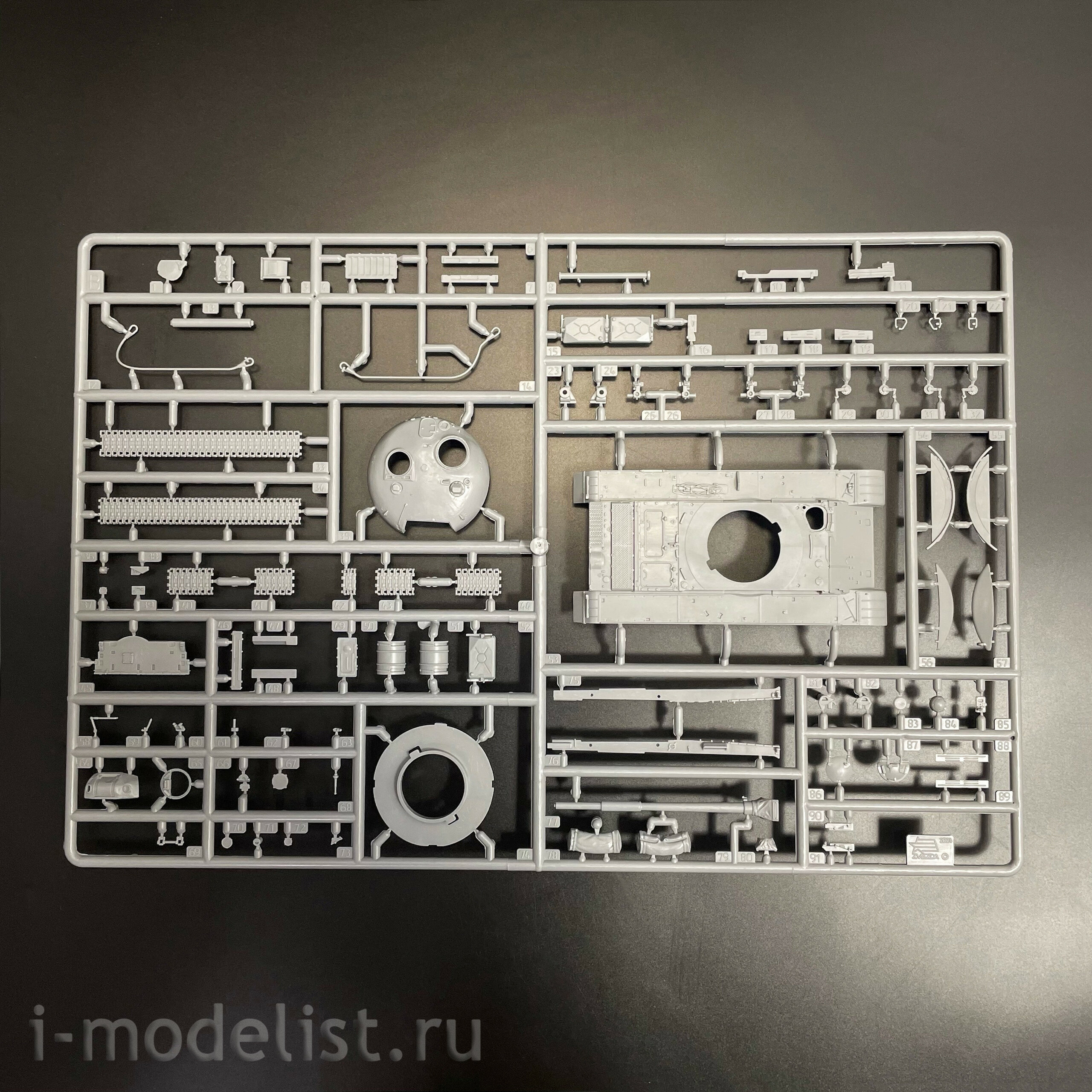 5077 Zvezda 1/72 Советский основной боевой танк Т-62