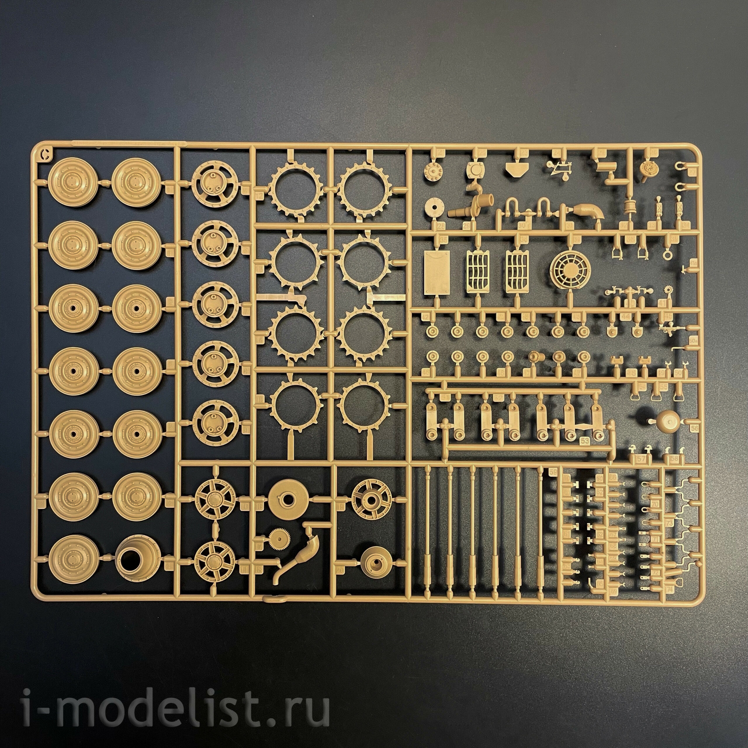 RM-5137 Rye Field Model 1/35 Notмецкий танк Sd.Kfz.182 Panzerkampfwagen VI Tiger Ausf.B “King Tiger” ARDENNES 1944 Башня Henschel