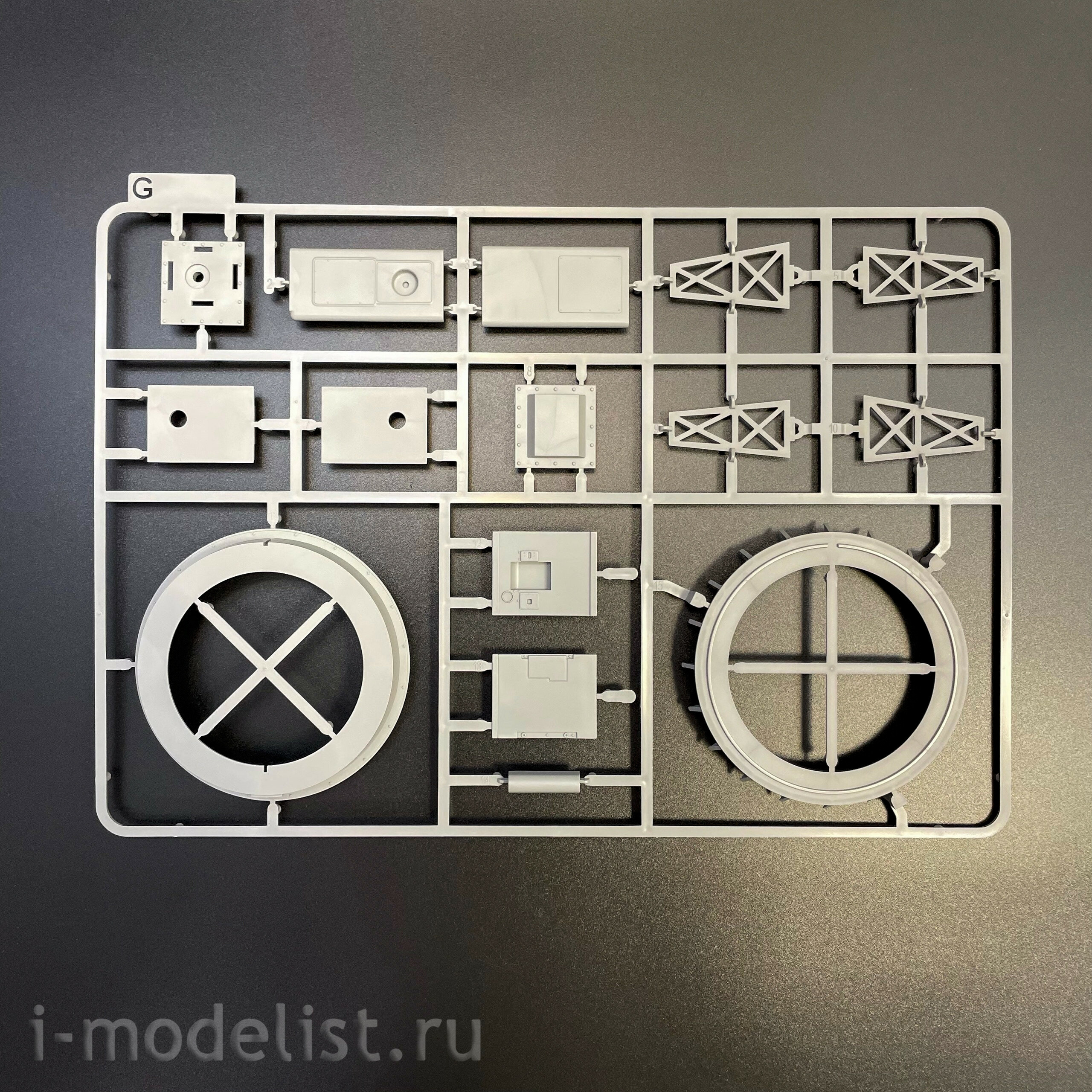 2185 Takom 1/35 Китайский корабельный зенитно-артиллерийский комплекс H/PJ12-7-30 CIWS