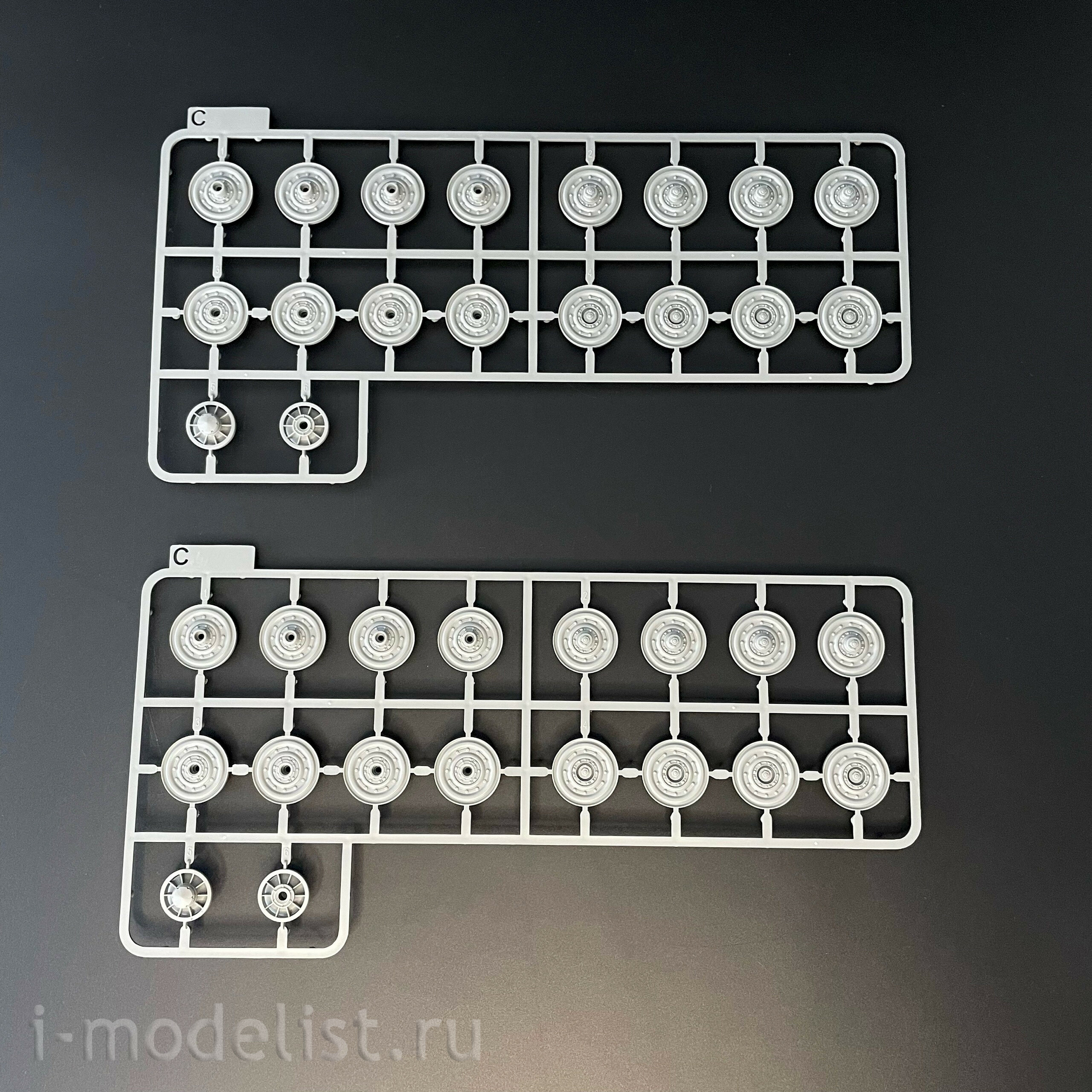 2199 Takom 1/35 German Heavy Tank Sd.Kfz. 181 Pz. Kpfw VI Ausf.E Tiger I (late) with Zimmerit