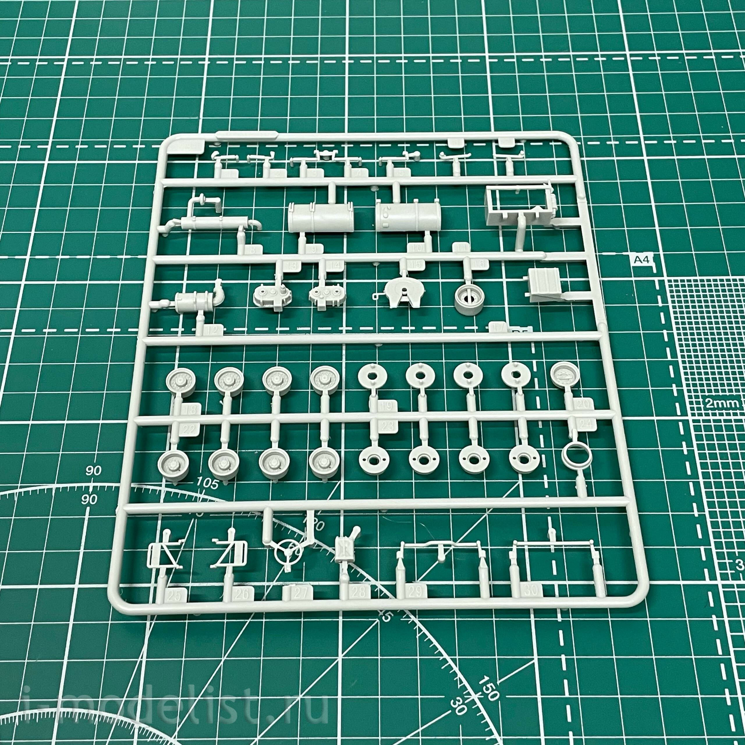 07158 Trumpeter 1/72 M983 HEMTT and M901 Launching Station with MIM-104 Patriot