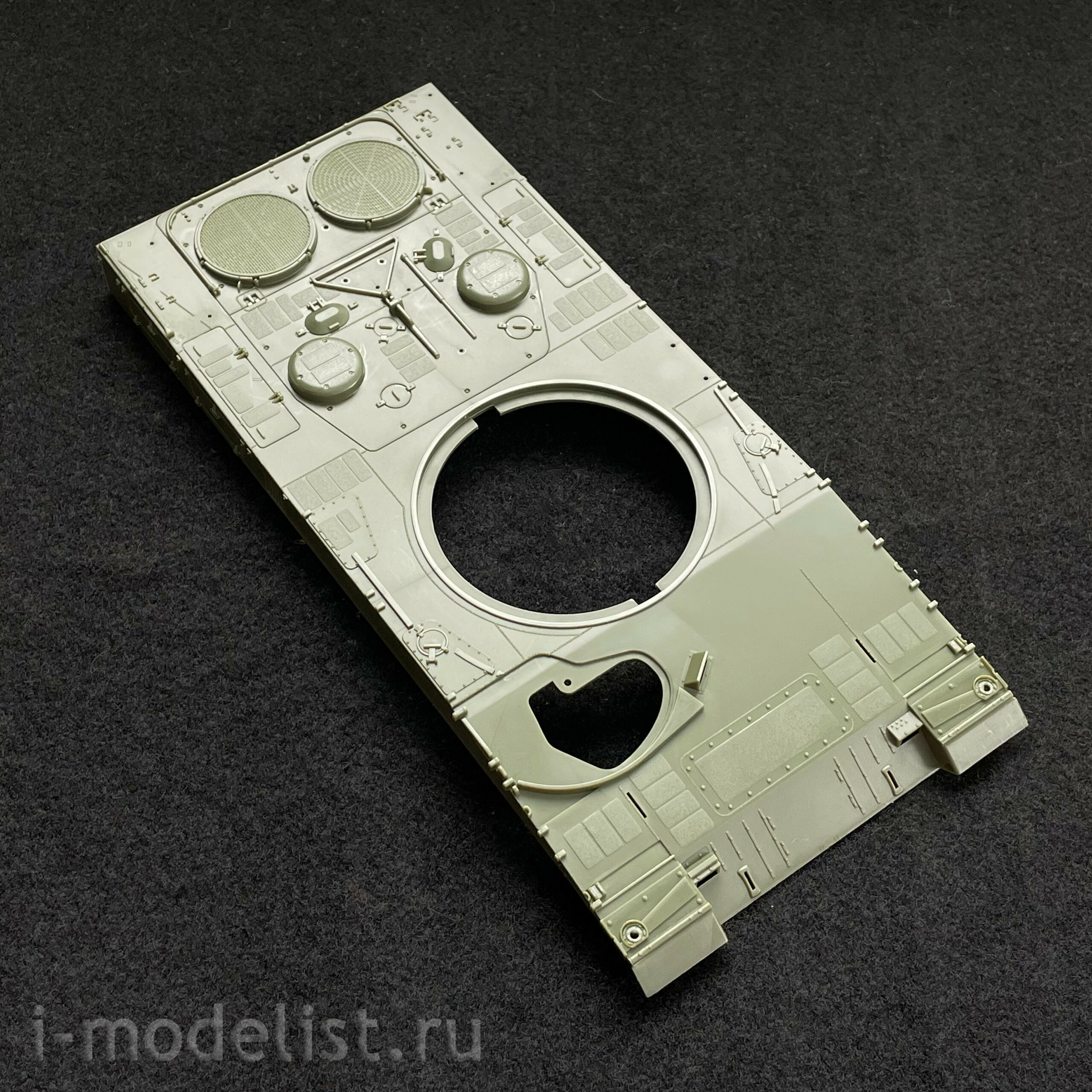 83867 HobbyBoss 1/35 Leopard 2A4M CAN