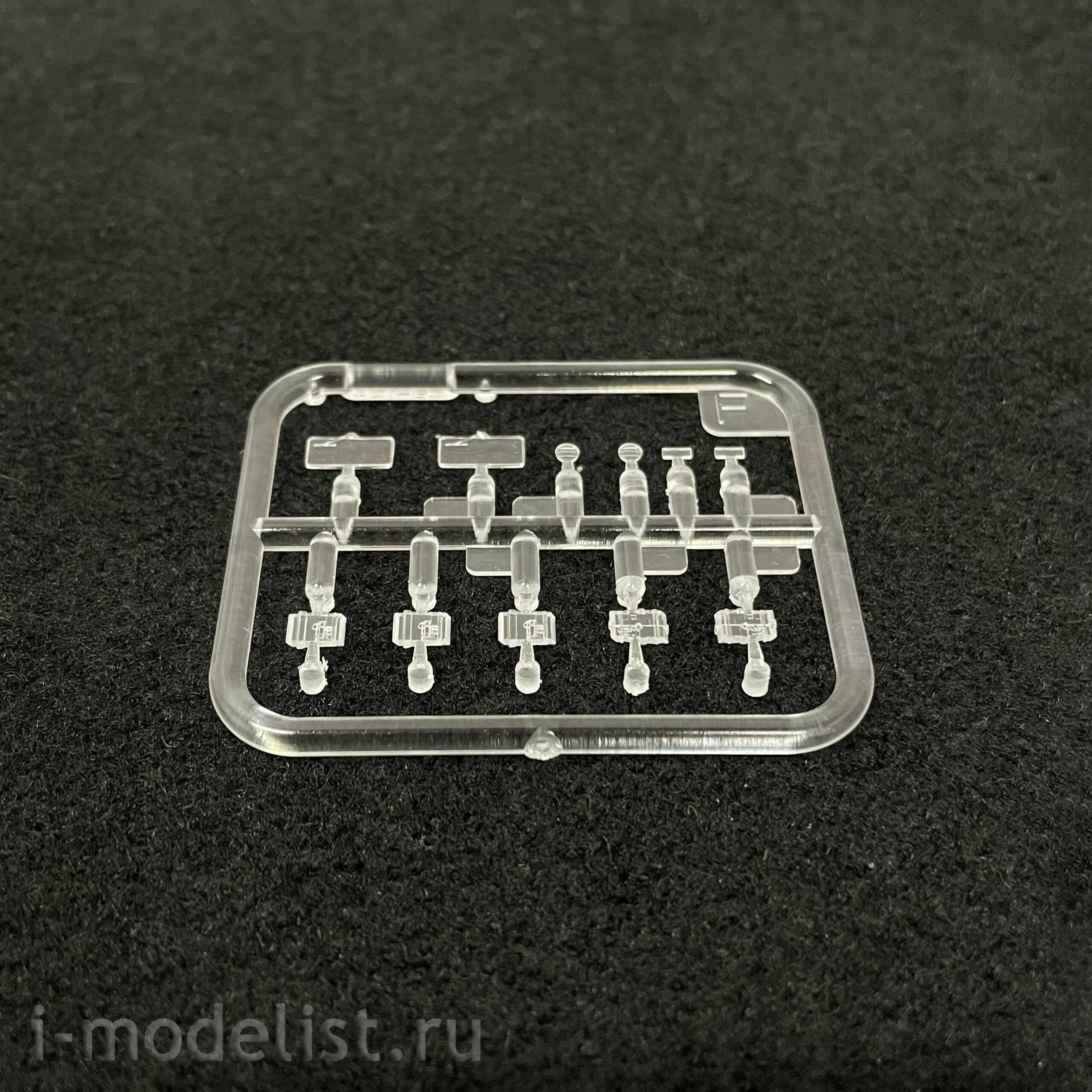 ZB48001 Bronco 1/48 Staghound III