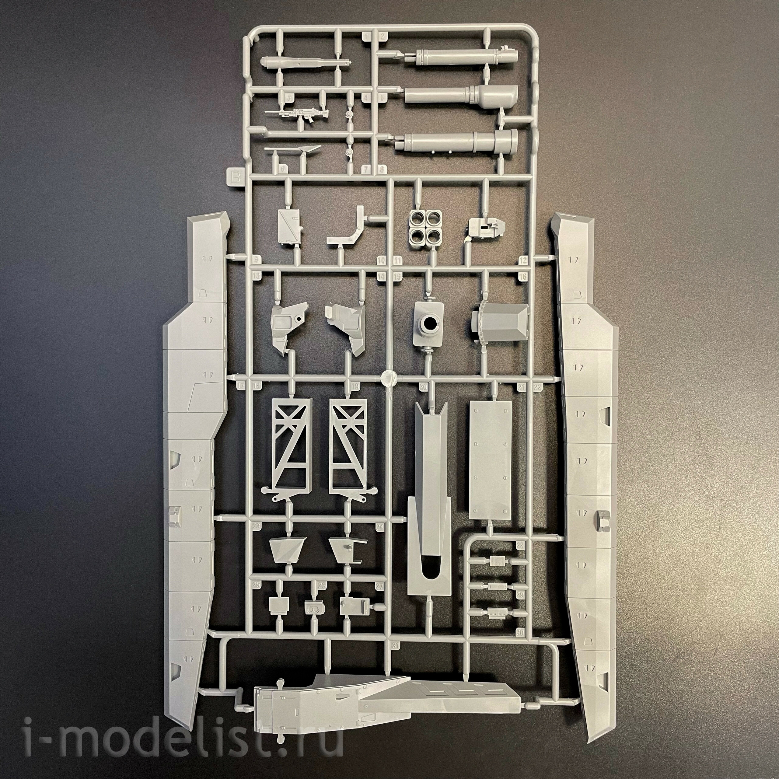 35A065 Amusing Hobby 1/35 Notмецкий основной боевой танк Panther KF51U