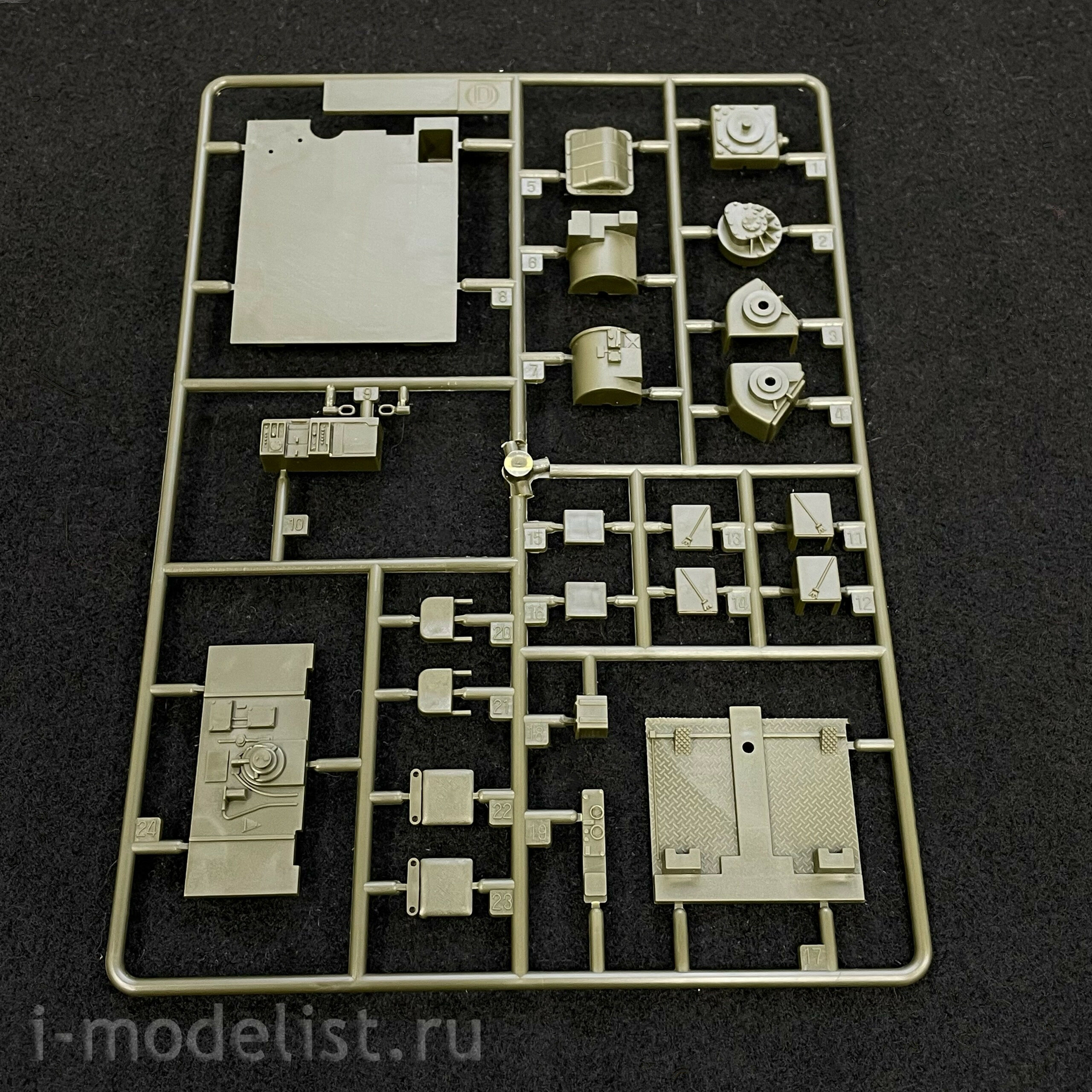 13255 Academy 1/35 M-18 Hellcat (U.S. Army Gun Motor Carriage)