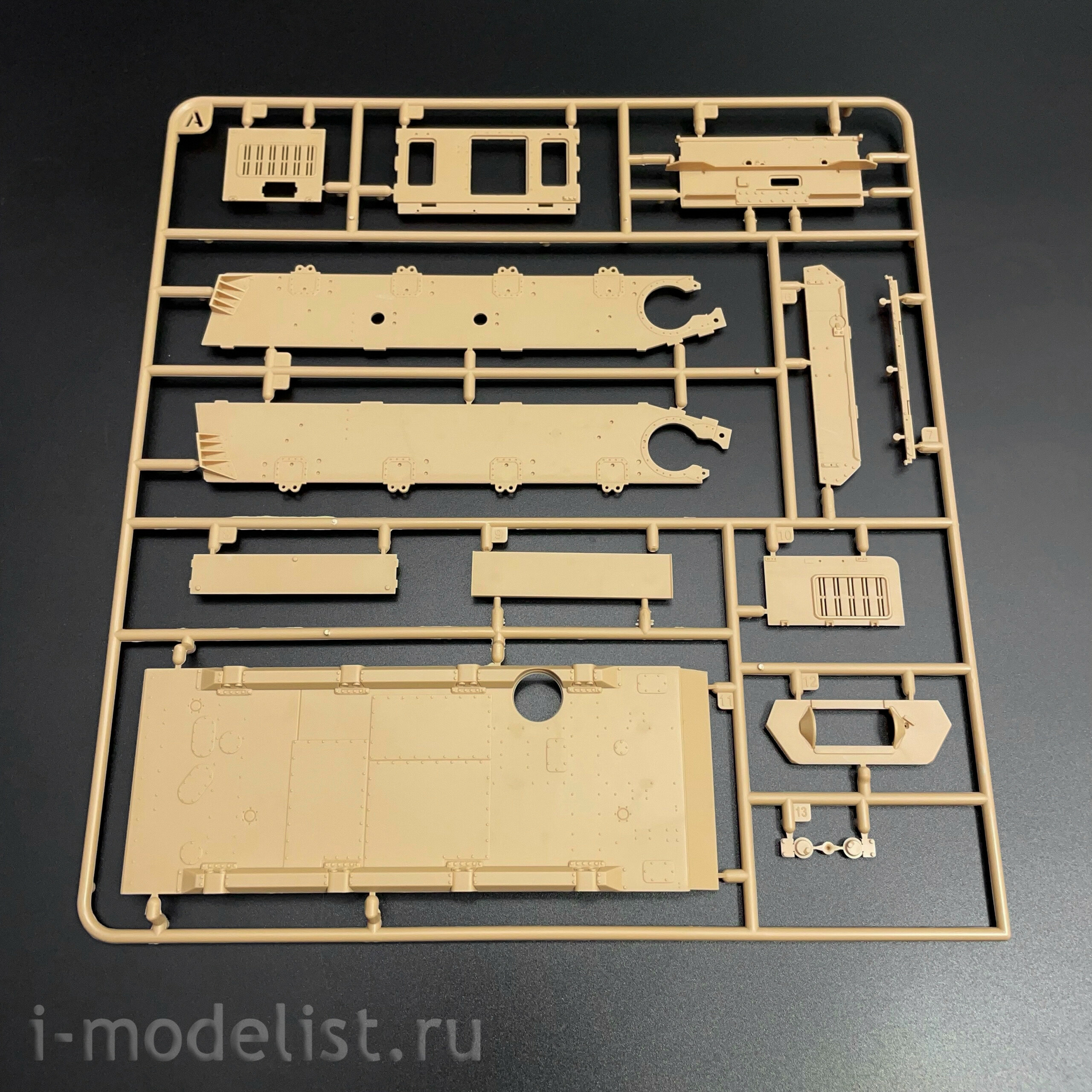 RM-5111 Rye Field Model 1/35 Notмецкая САУ Sd.Kfz.167 StuG.IV Late Production с двигателем и рабочими траками