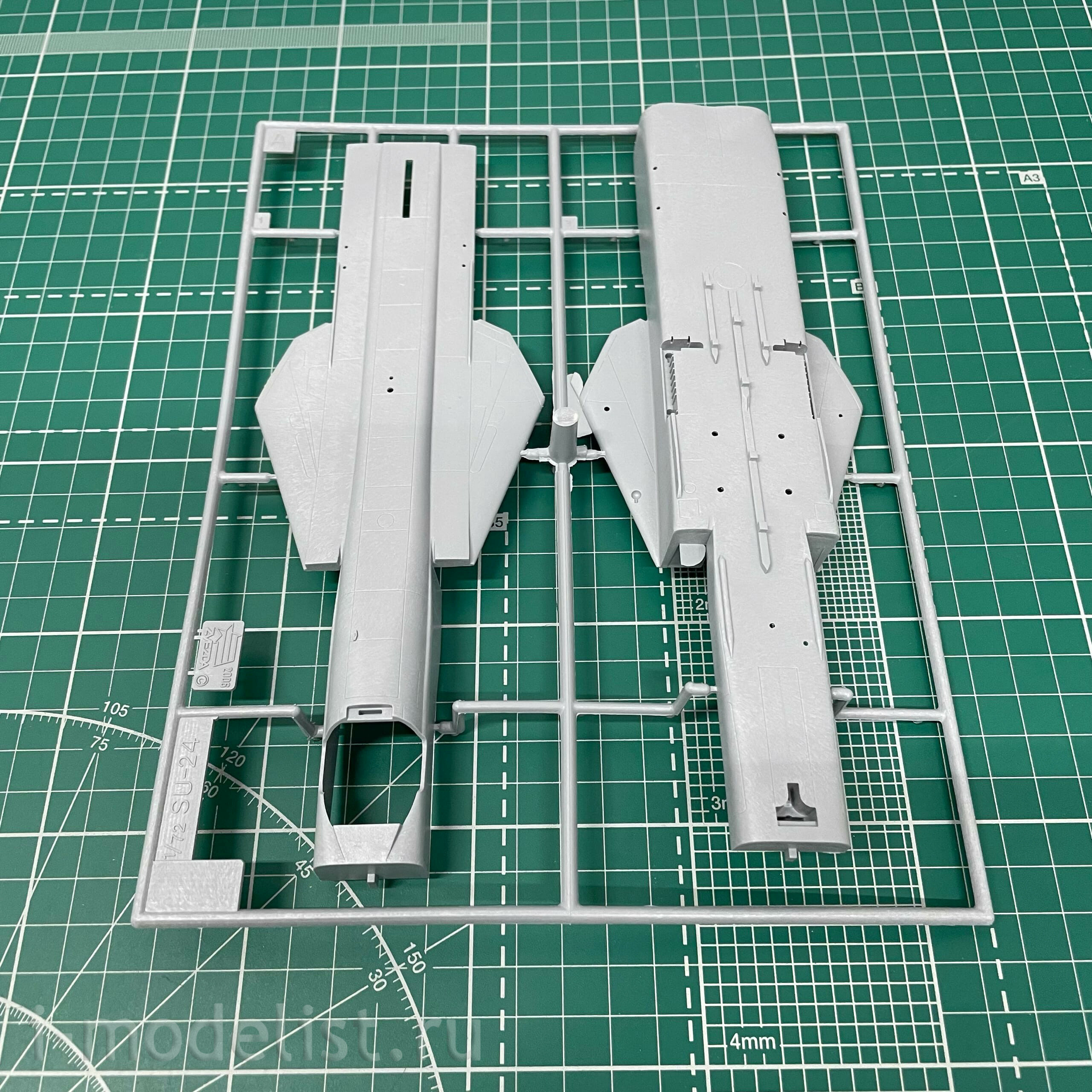 7267ПН Zvezda 1/72 Подарочный набор: Фронтовой бомбардировщик Су-24М