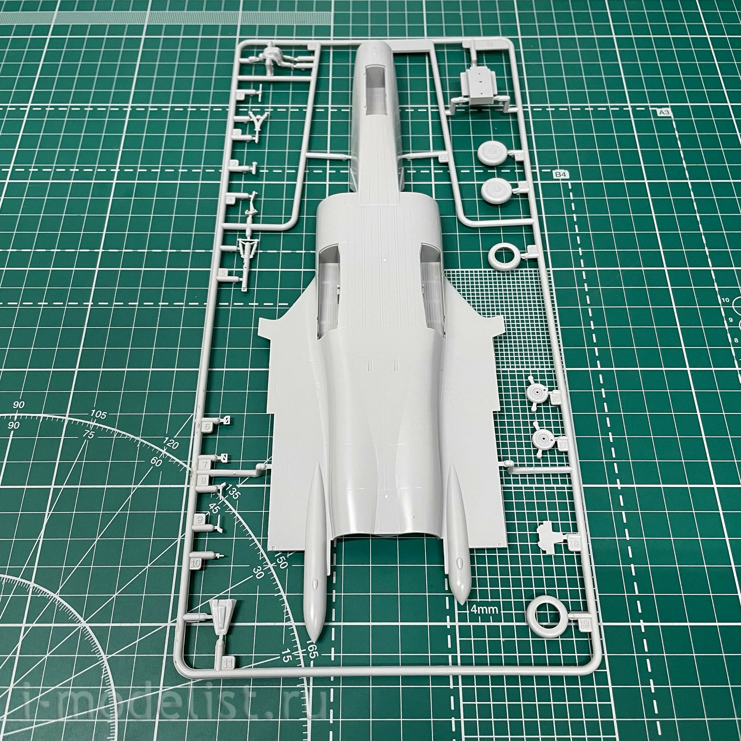207281 Modeler 1/72 Russian fighter S-37 