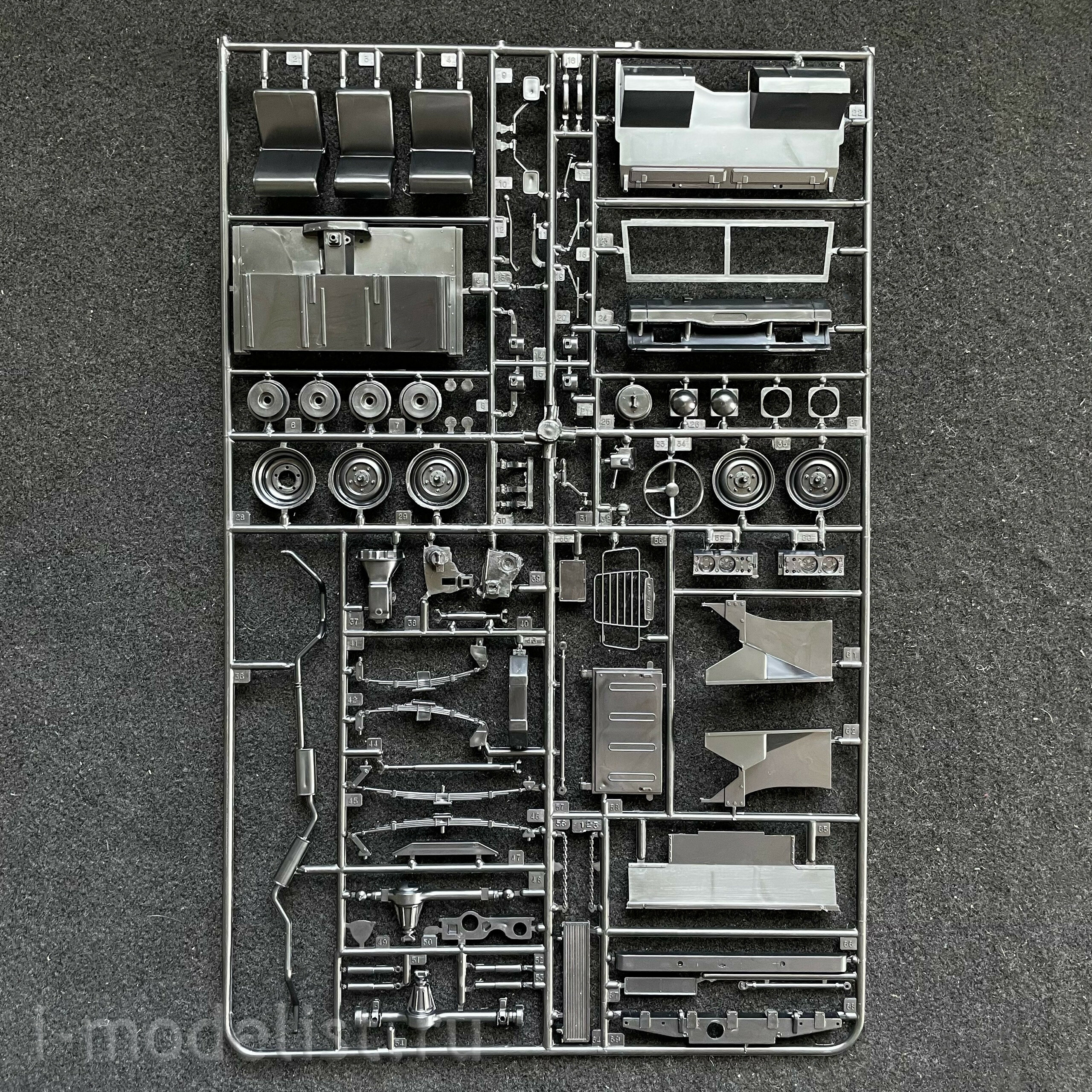 3660 Italeri 1/24 Car Land Rover Fire Truck
