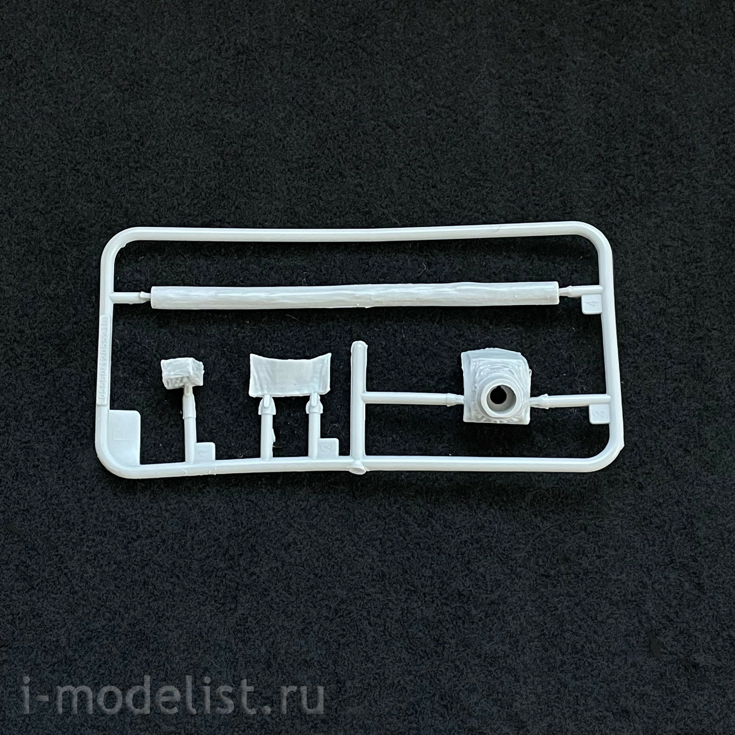 09603 Trumpeter 1/35 Russian T-72M tank (licensed by UVZ)