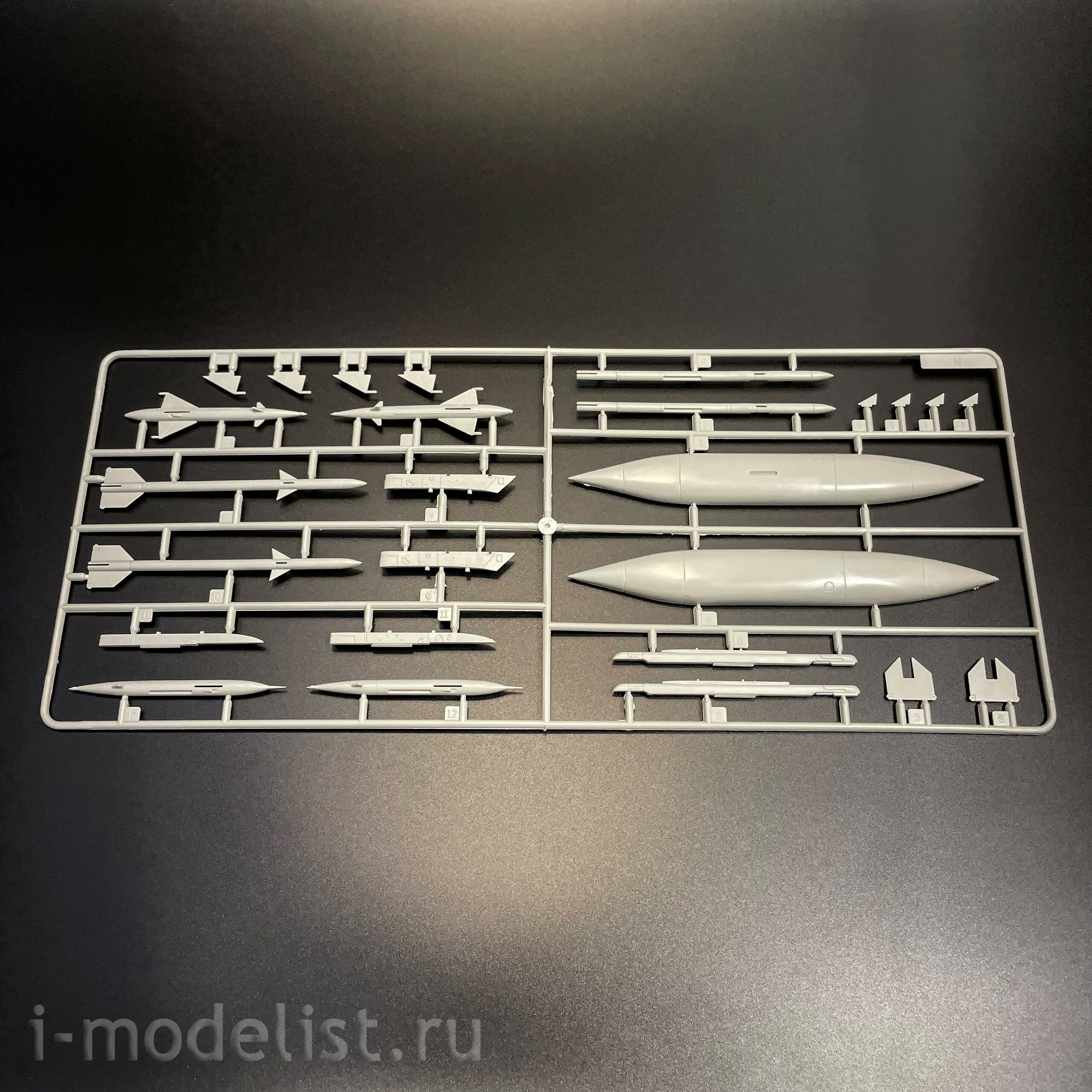 02210 Trumpeter 1/32 MiGG-21 F-13