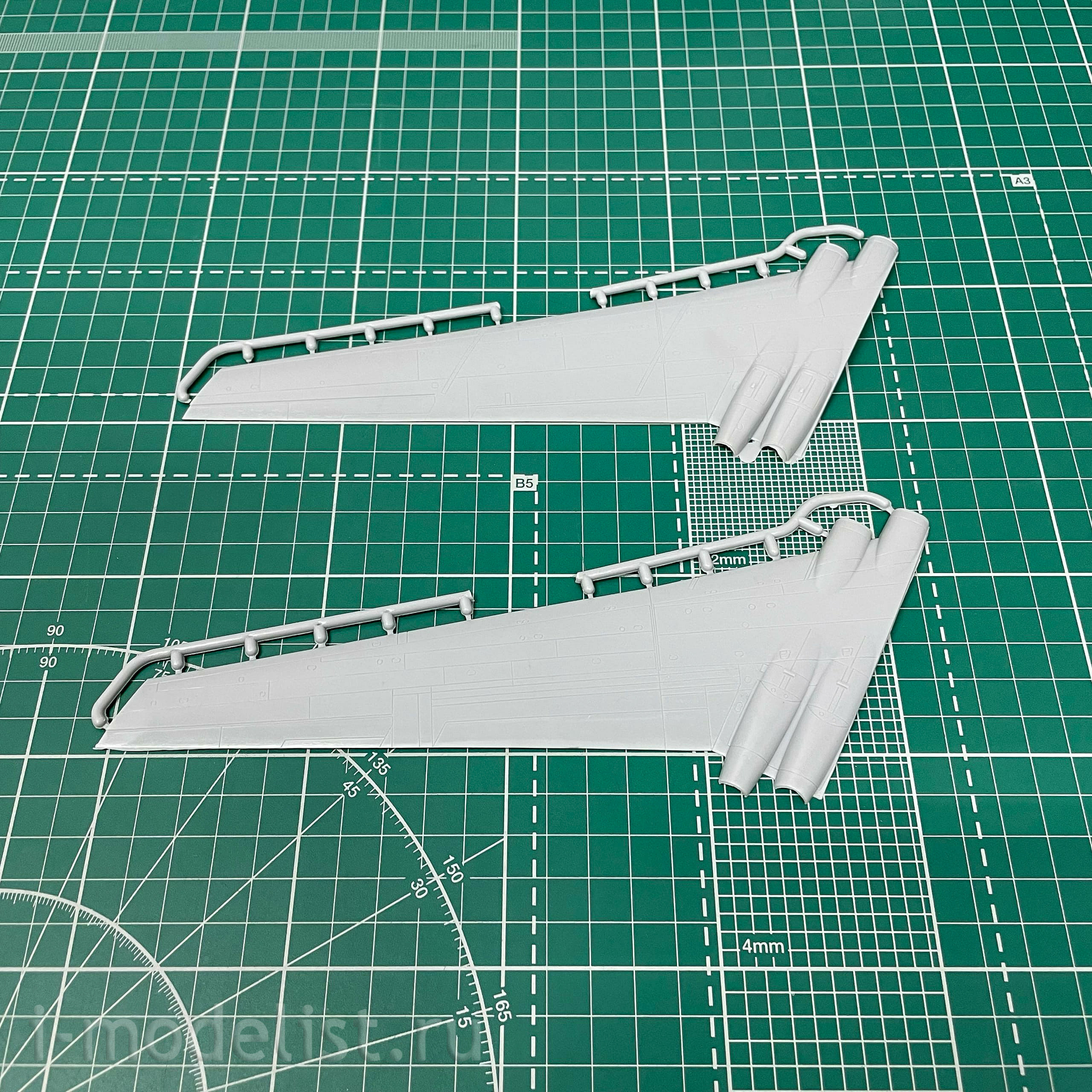 144-035 Microcosm 1/144 Myasishchev VM-T Atlant aircraft