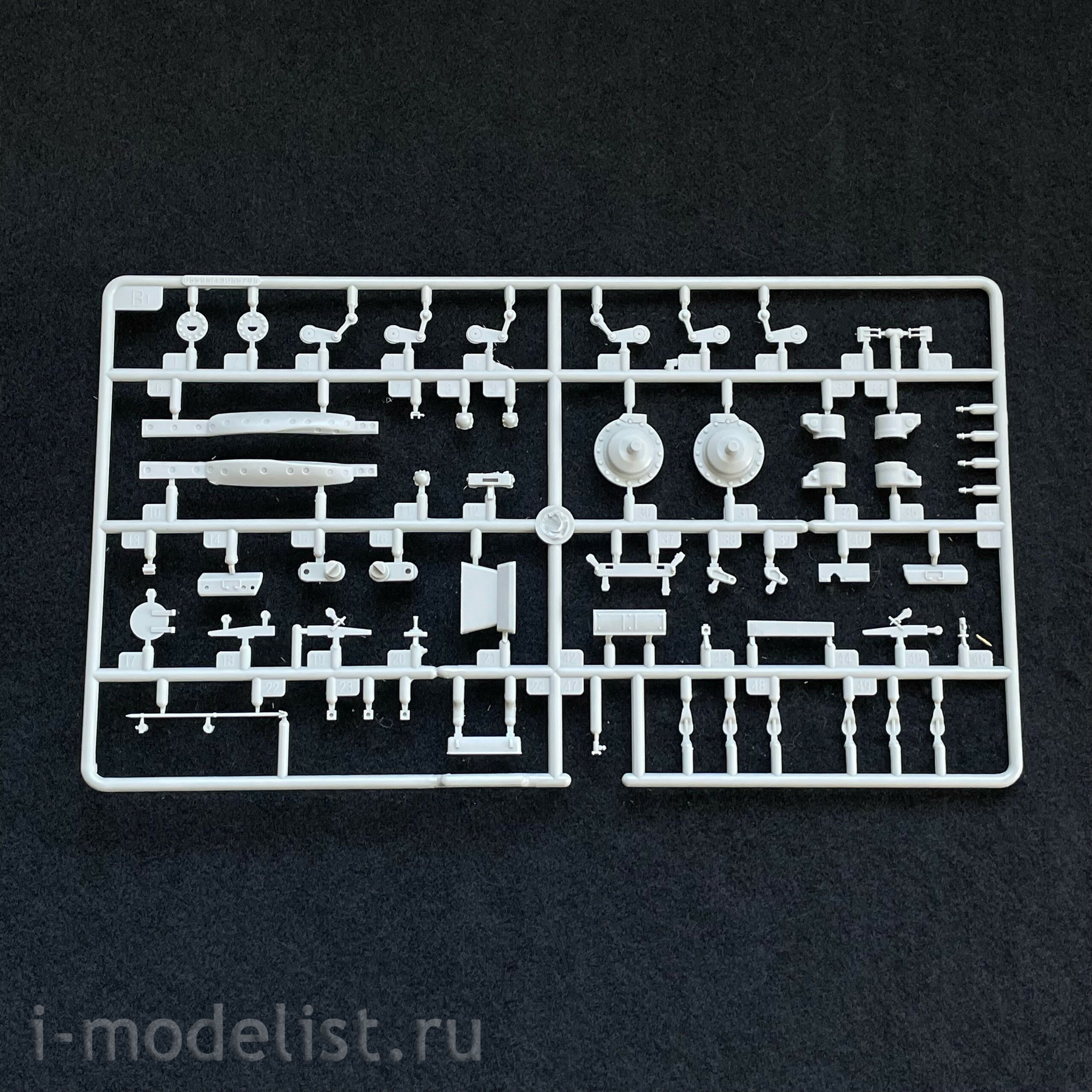 09603 Trumpeter 1/35 Russian T-72M tank (licensed by UVZ)
