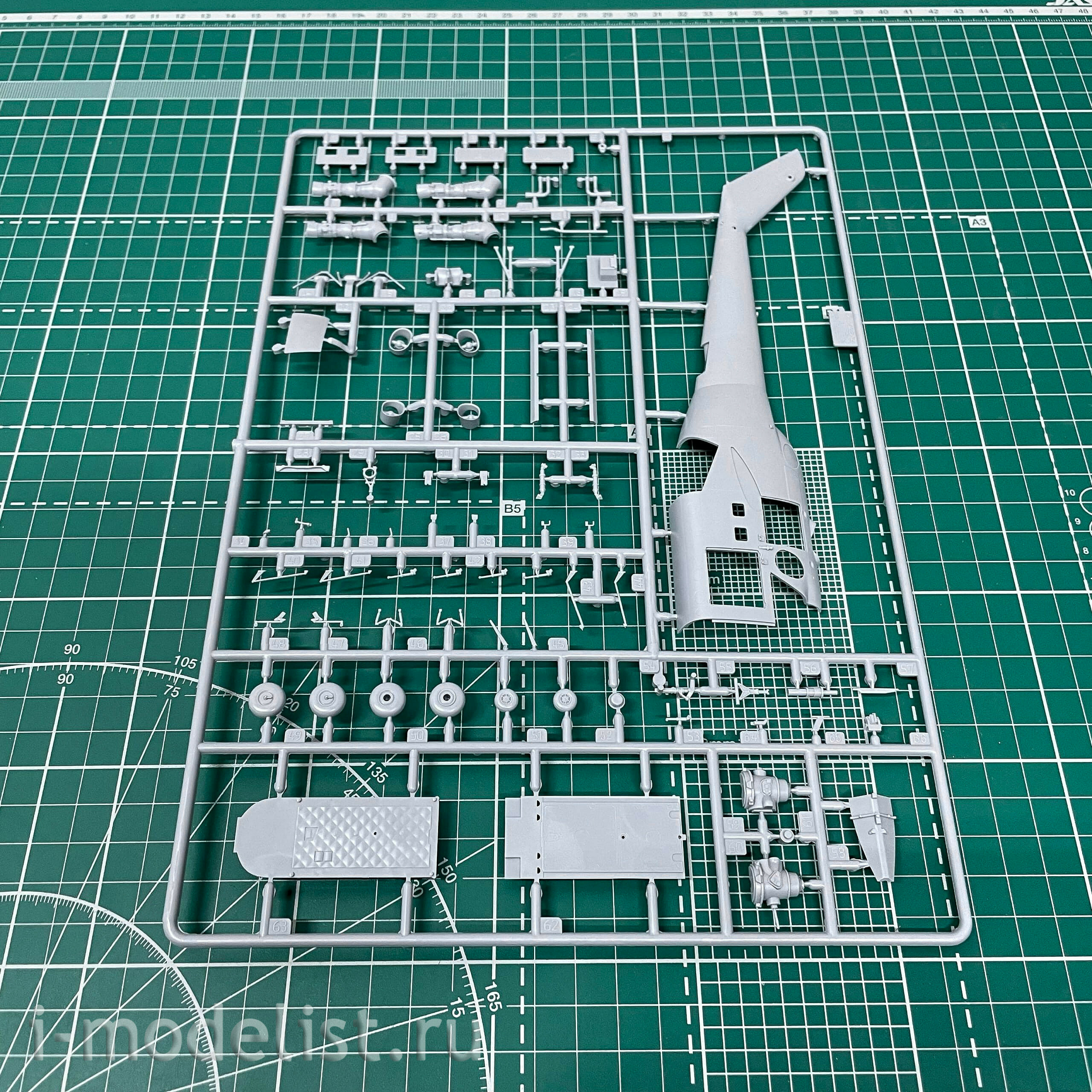 7273ПН Zvezda 1/72 Подарочный набор: Советский ударный вертолет Ми-24А