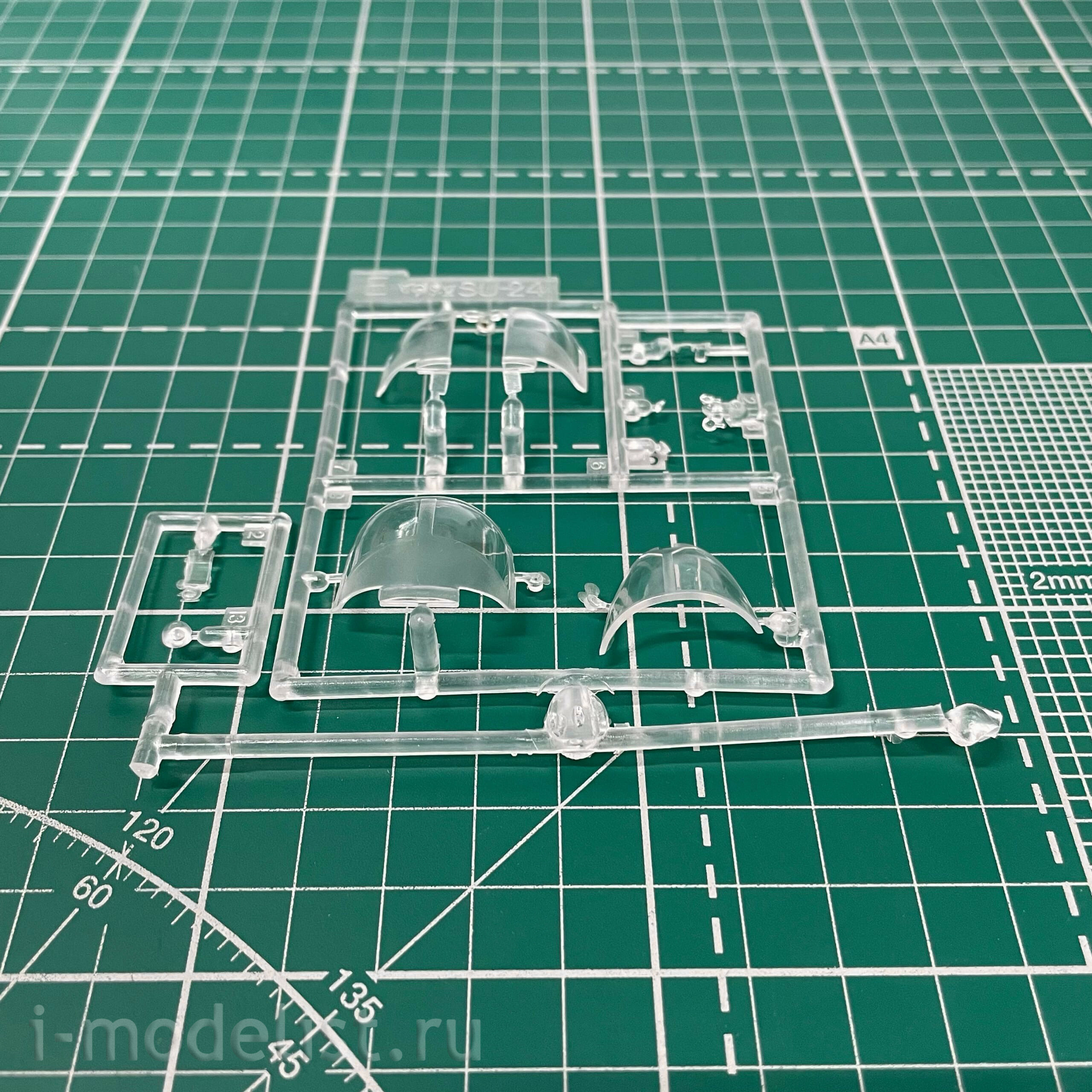 7267ПН Zvezda 1/72 Подарочный набор: Фронтовой бомбардировщик Су-24М