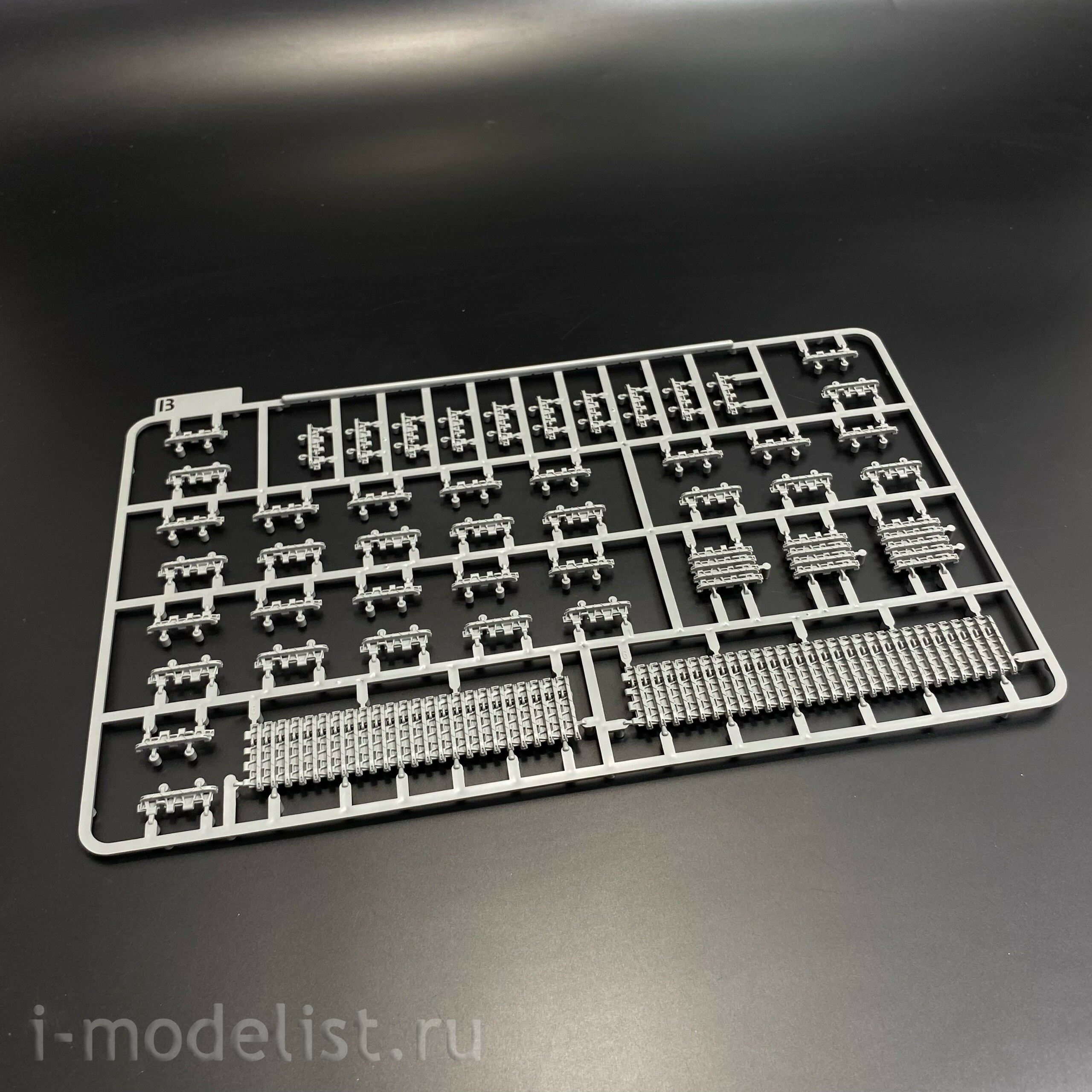 2202 Takom 1/35 Танк Tiger I (ранний) со стальными дисками с циммеритом