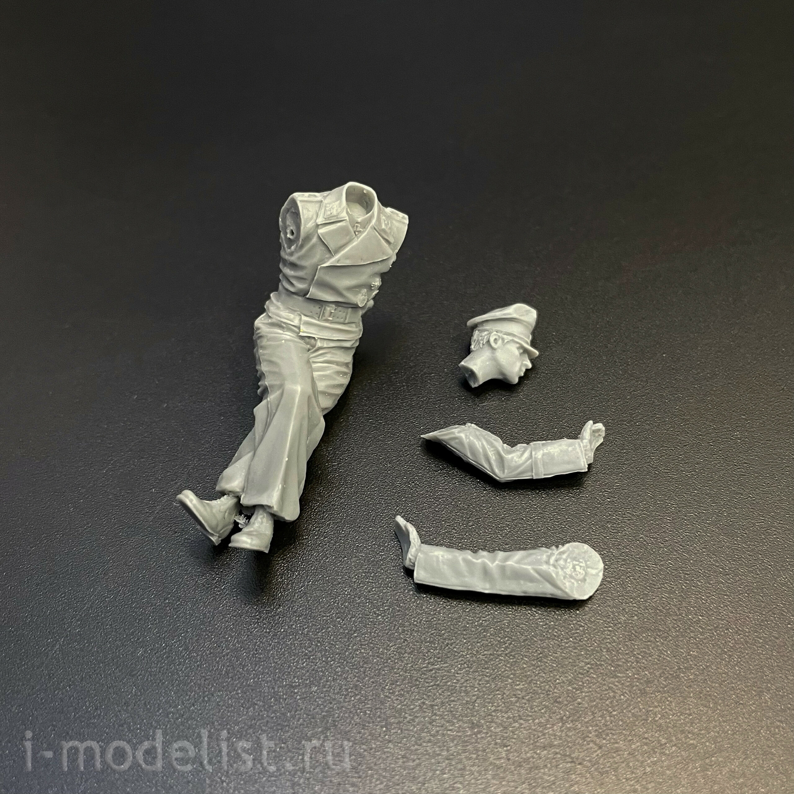 RM-5140 Rye Field Model 1/35 Notмецкий танк Sd.kfz.181 Tiger I (ранний, Курск 1943) с двигателем и фигуркой Михаэля Виттманна