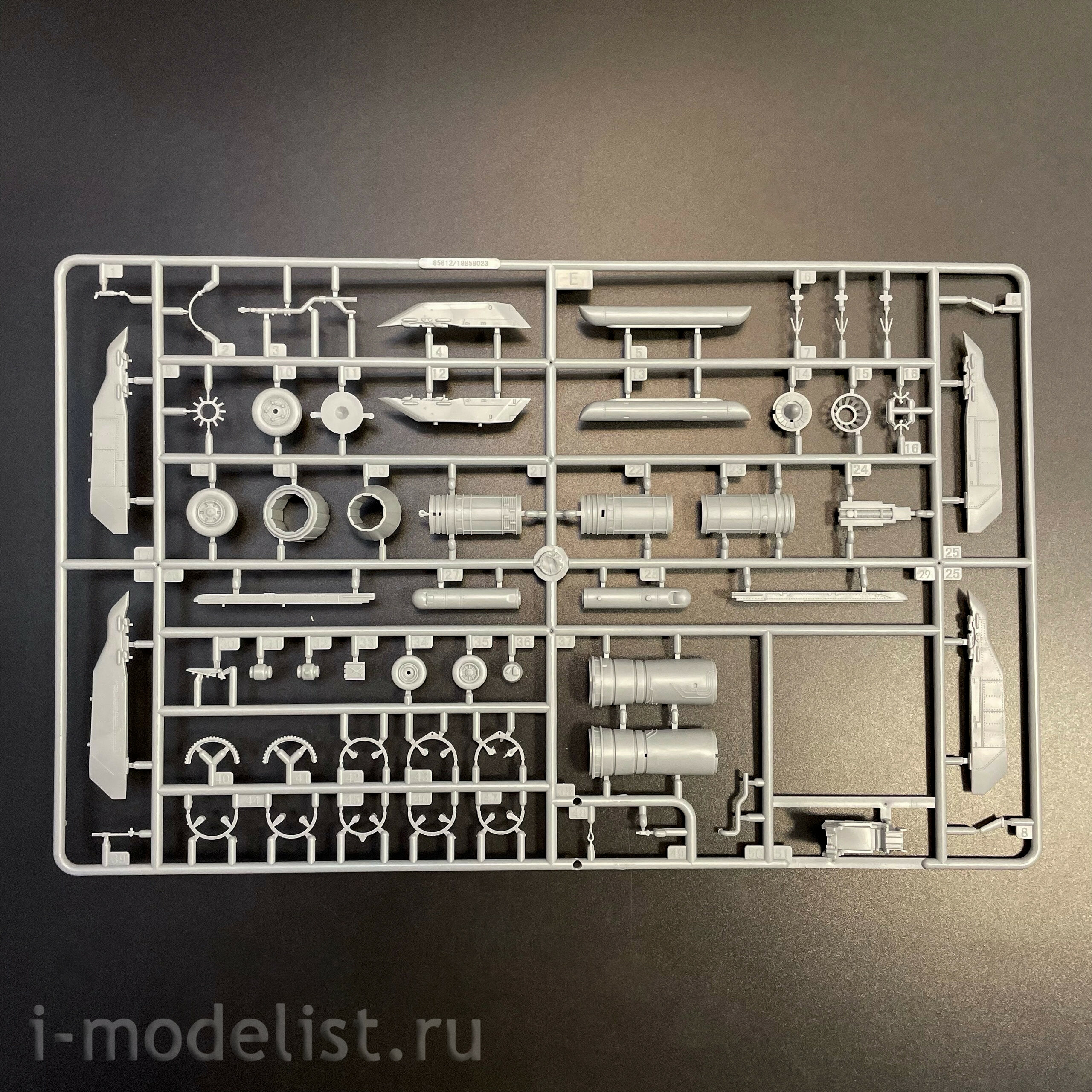 85818 HobbyBoss 1/48 Американский истребитель VFC-12 F/A-18E Super Hornet VFC-12