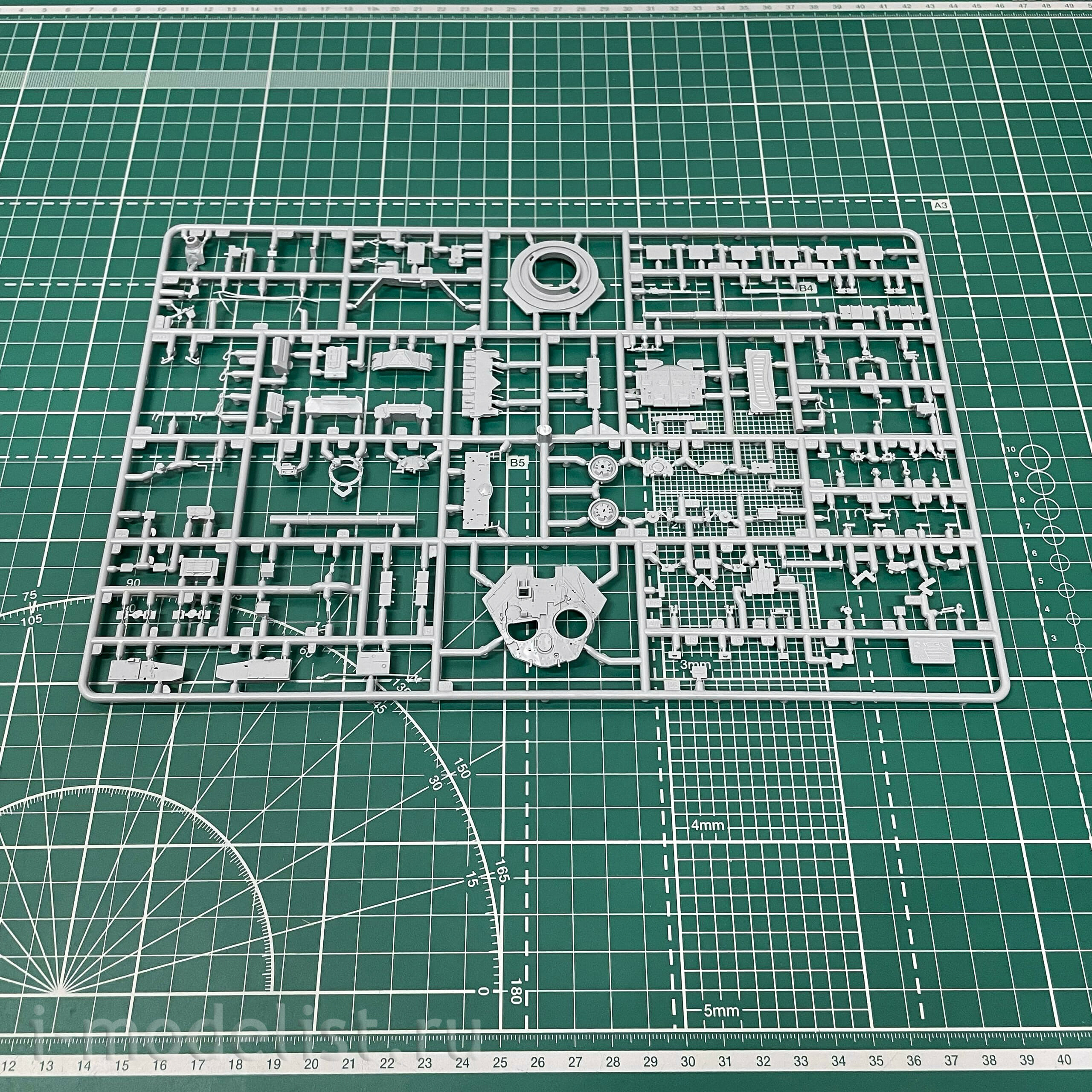 5020ПН Zvezda 1/72 Подарочный набор: Российский основной боевой танк Т-90