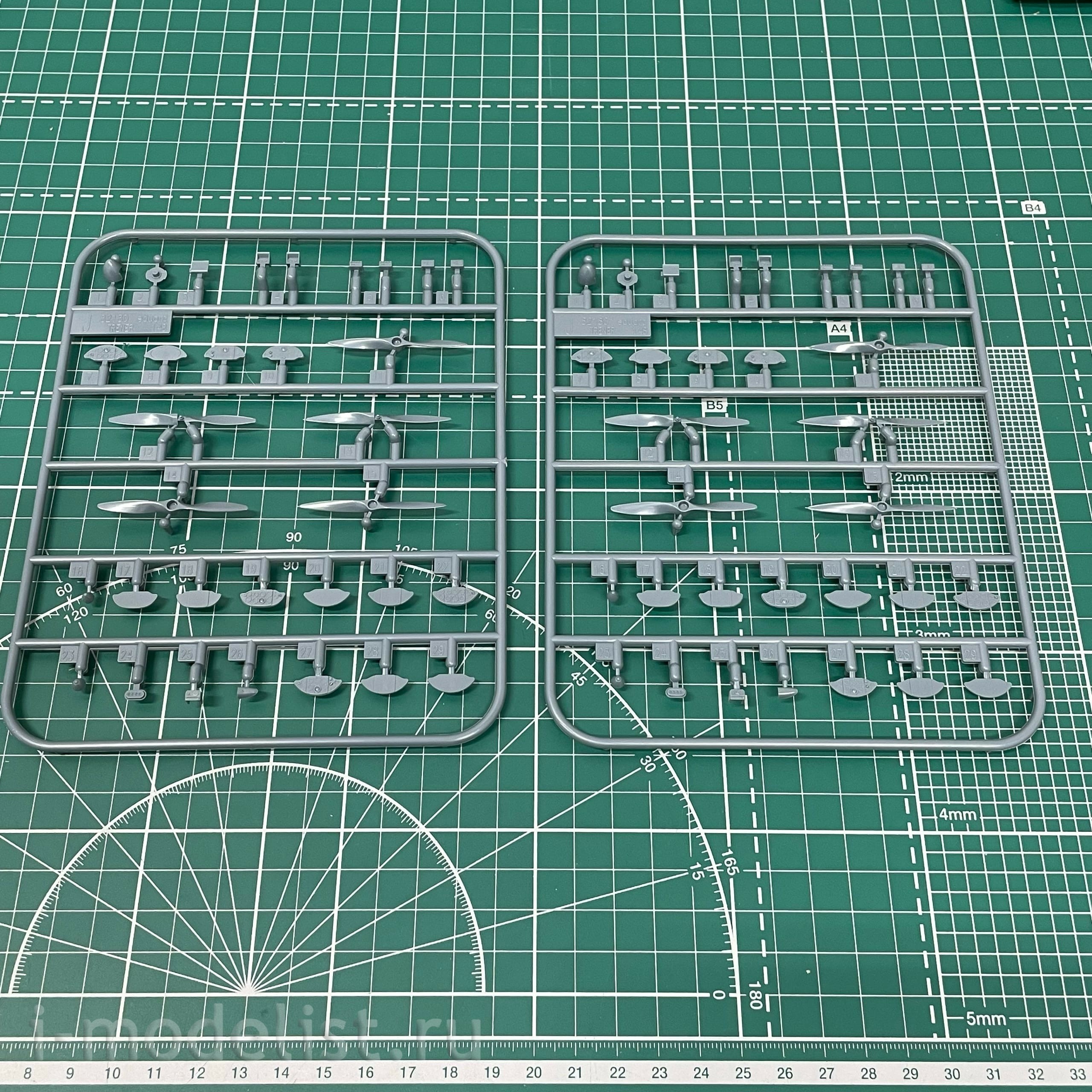 11152 Eduard 1/48 TRENÉR DUAL COMBO aircraft