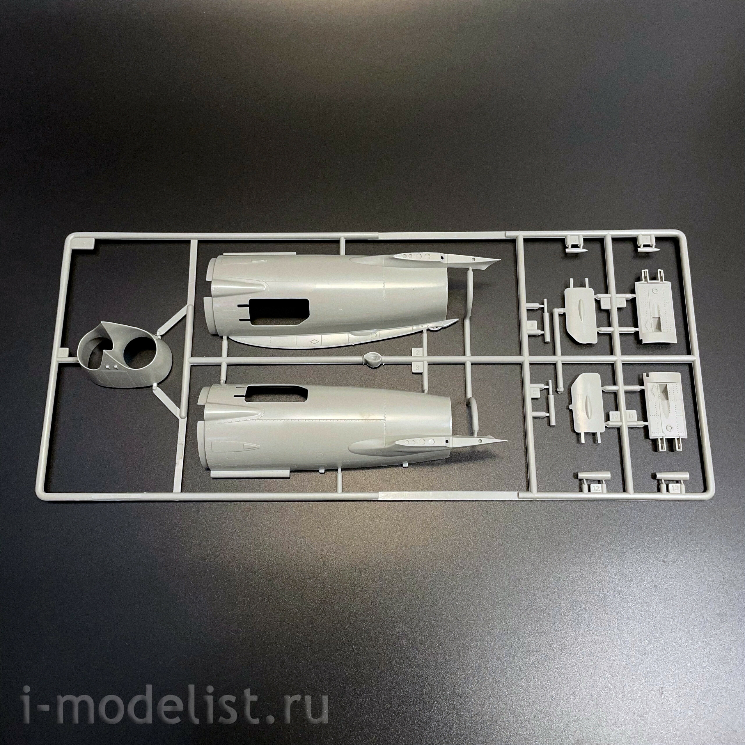 02207 Trumpeter 1/32 Soviet M-19S Farmer C Fighter