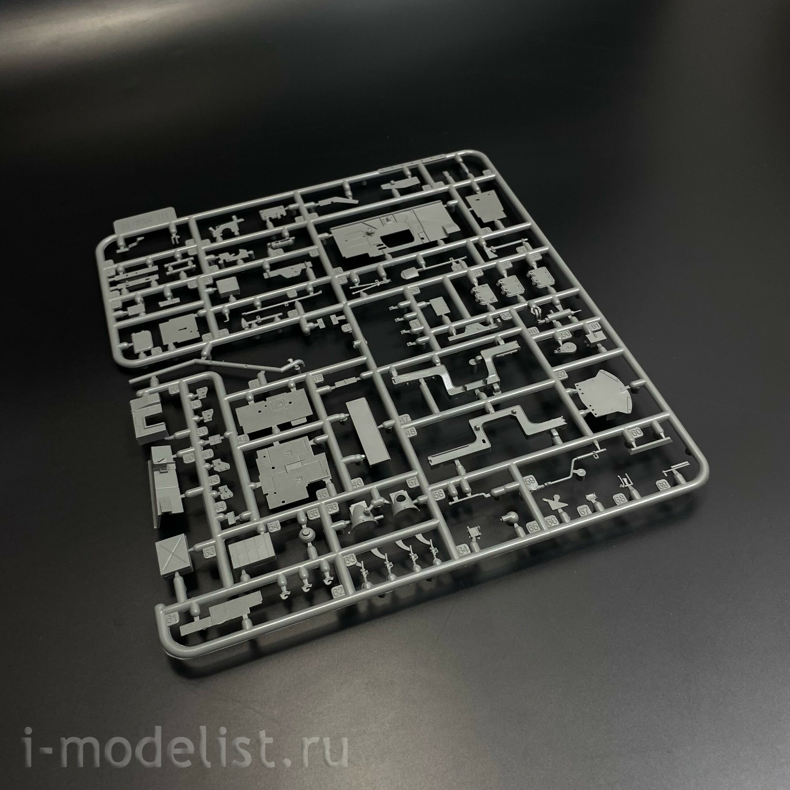 BT-045 Border Model 1/35 StuH 42 Ausf. G (раннее производство) с полным интерьером