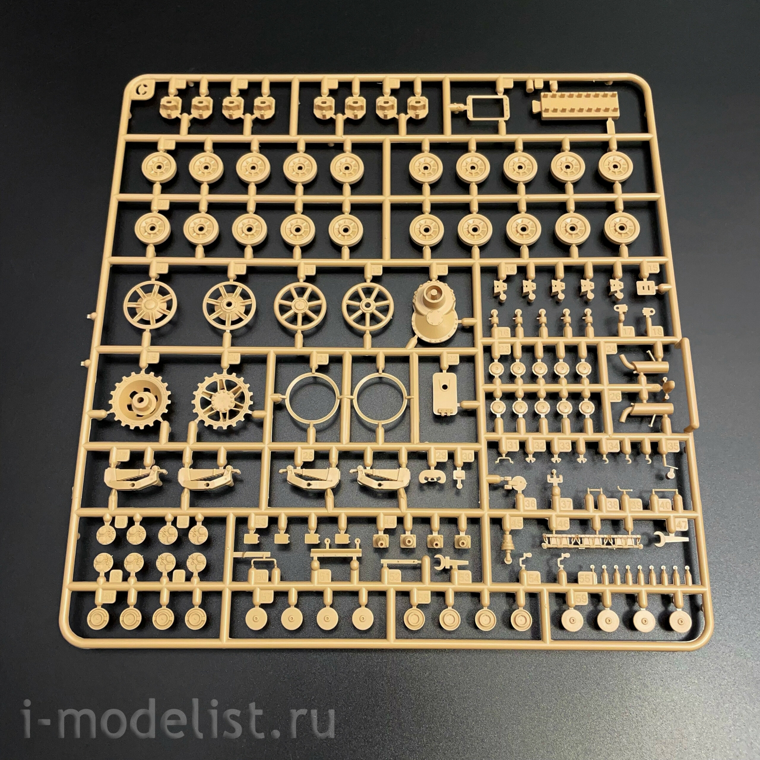 RM-5111 Rye Field Model 1/35 Notмецкая САУ Sd.Kfz.167 StuG.IV Late Production с двигателем и рабочими траками