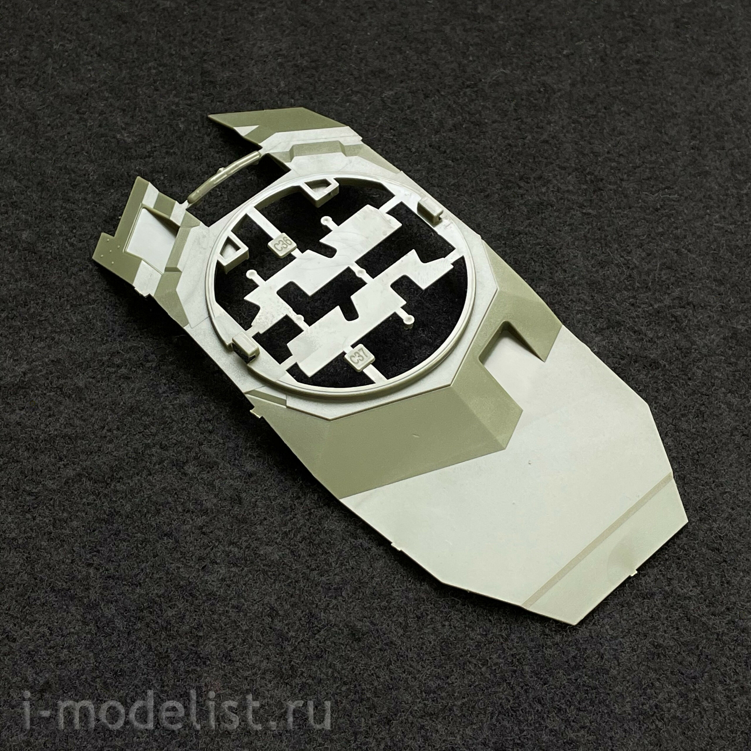 83867 HobbyBoss 1/35 Leopard 2A4M CAN