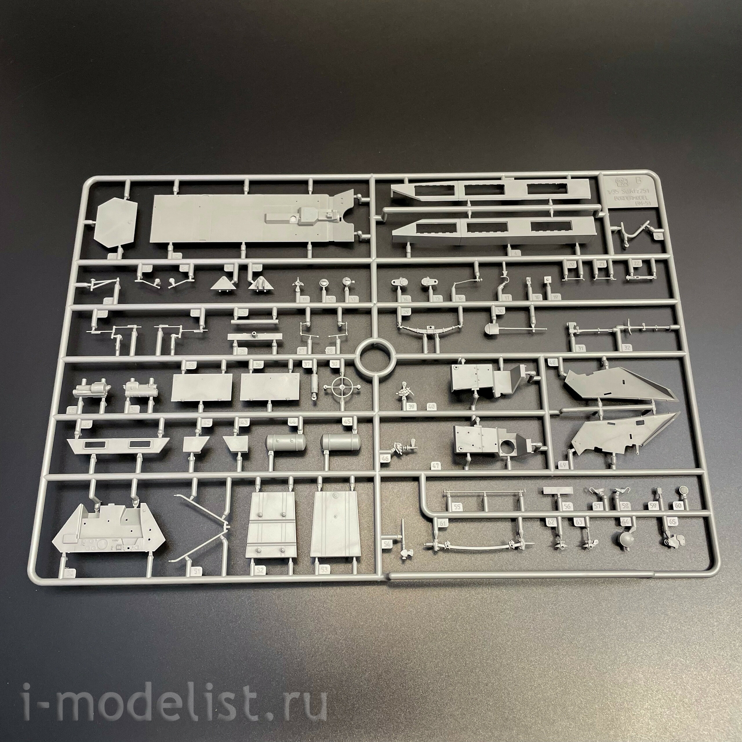 BT-042 Border Model 1/35 Notмецкий броnotранспортёр Sd.Kfz.251D Ausf D. с башней R/35