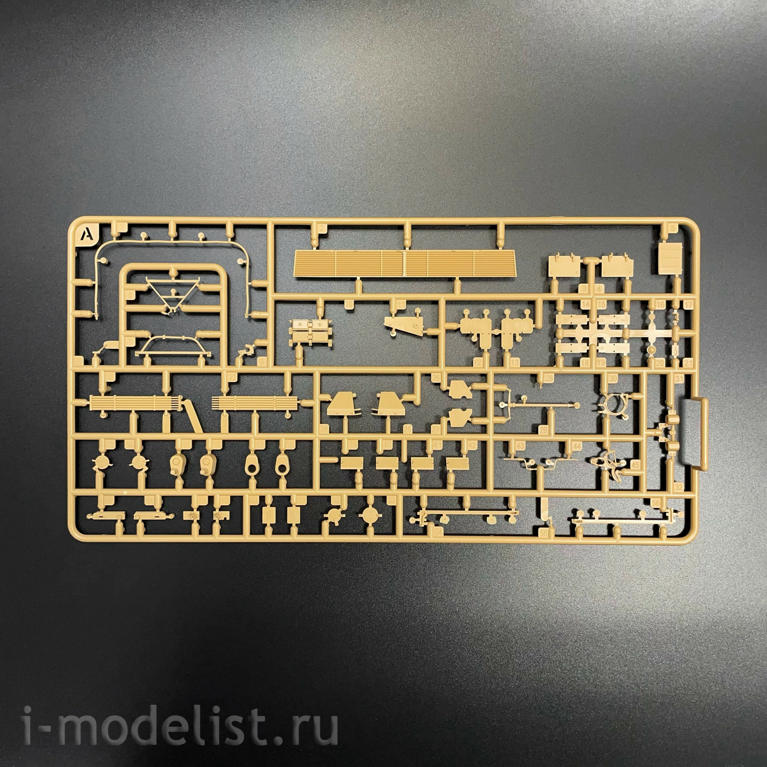 RM-5114 Rye Field Model 1/35 German Leopard 2A6 Tank (Trophy version) with T-80 rollers