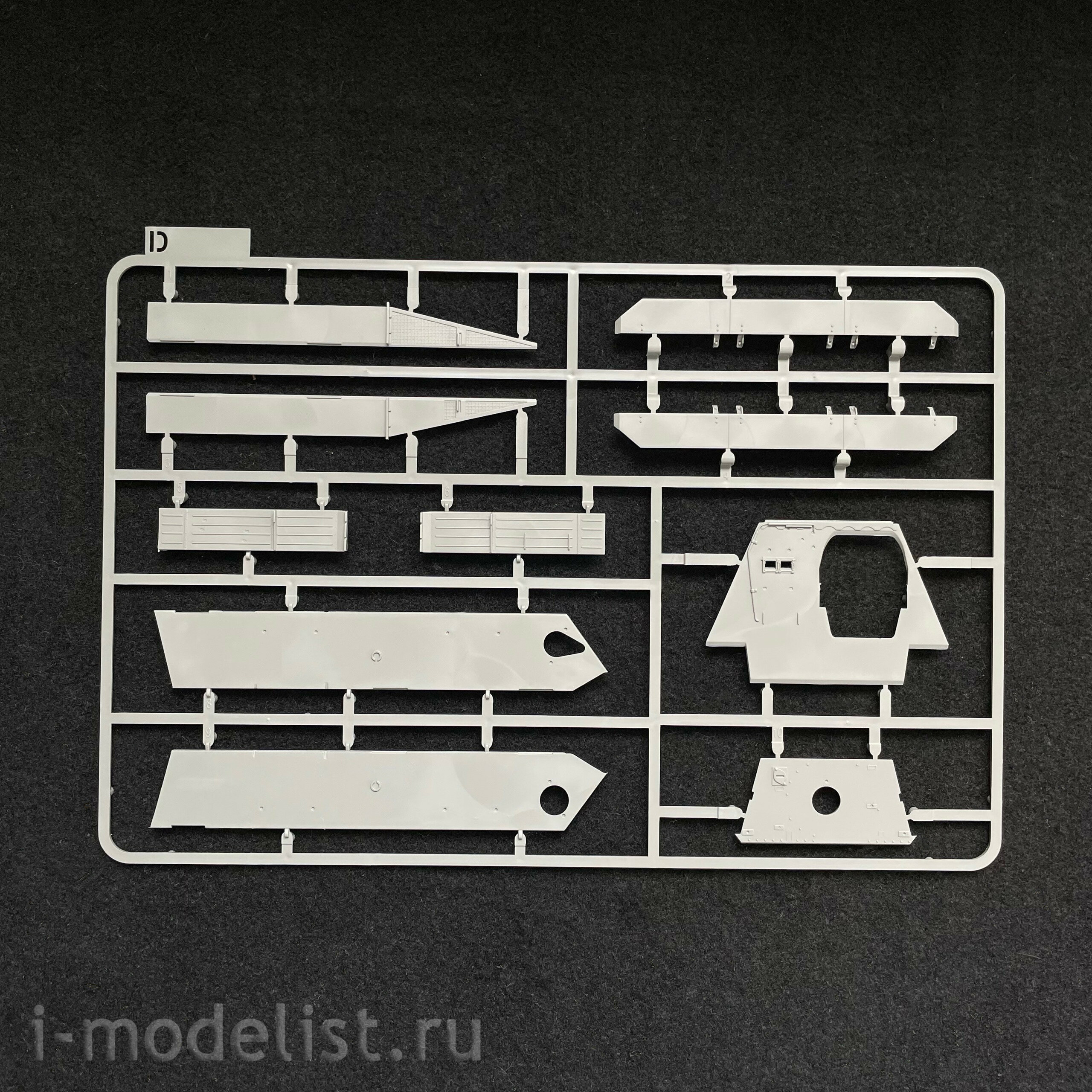 2171 Takom 1/35 German self-propelled gun Jagdpanzer 38(t) Hetzer (intermediate) with full interior
