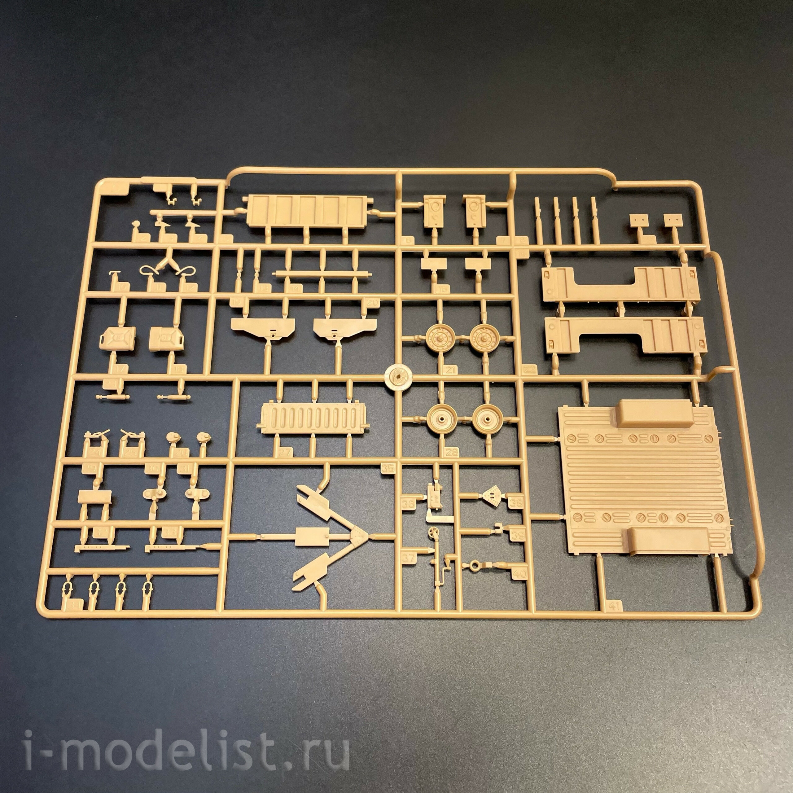 63568 I Love Kit 1/35 Автомобиль повышенной защищенности M1280 LMTV + полуприцеп M1101