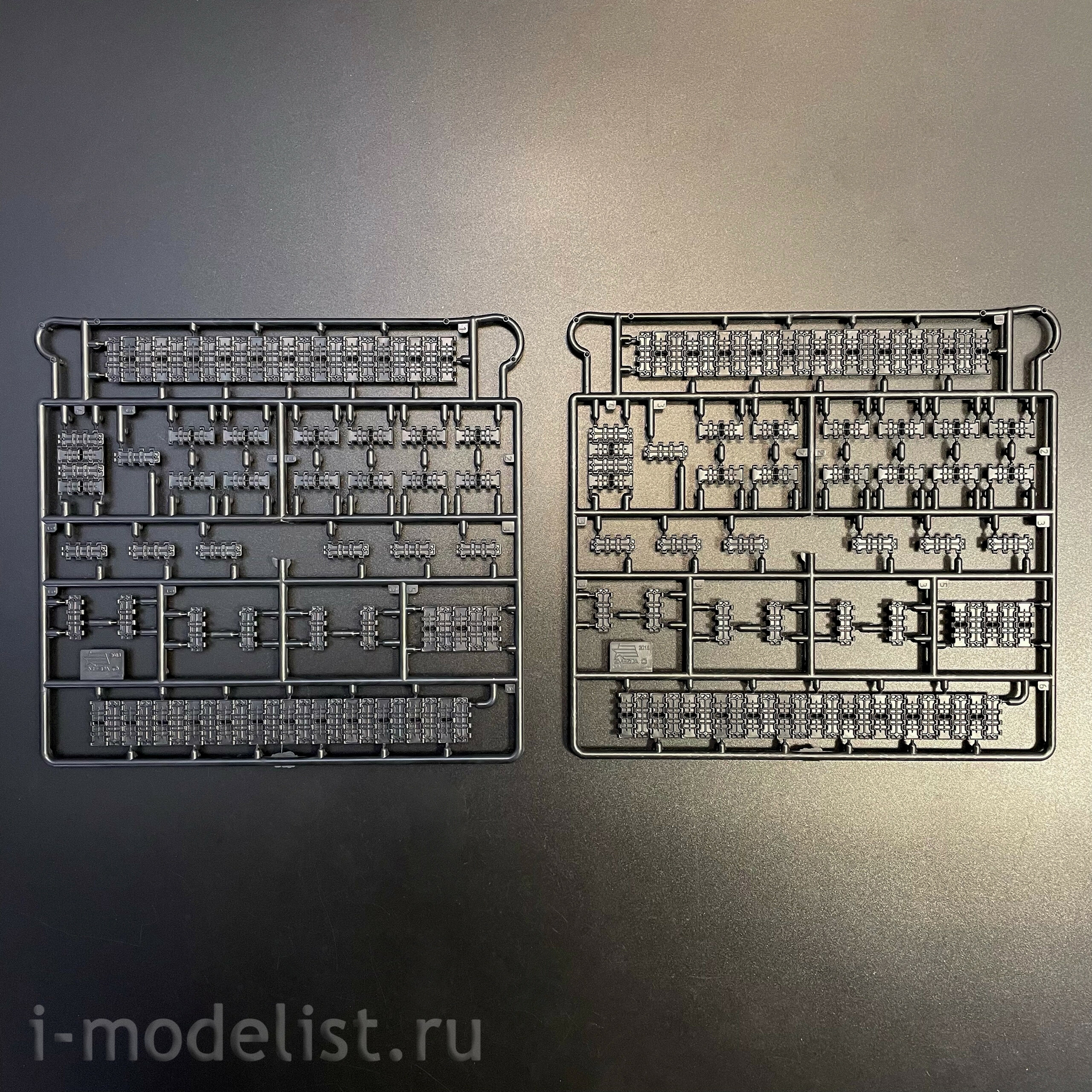 3686ГП Zvezda 1/35 Герои Победы. Советский средний танк Т-34/76 обр. 1942 г.