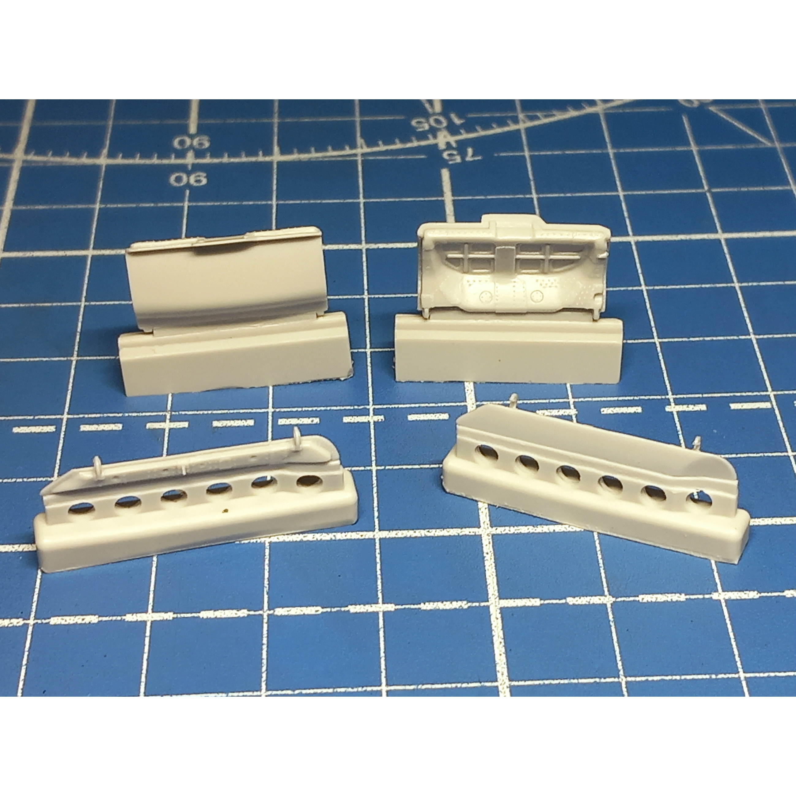 AMG48338-3 Amigo Models 1/48 Створки ниш шасси Миг-21