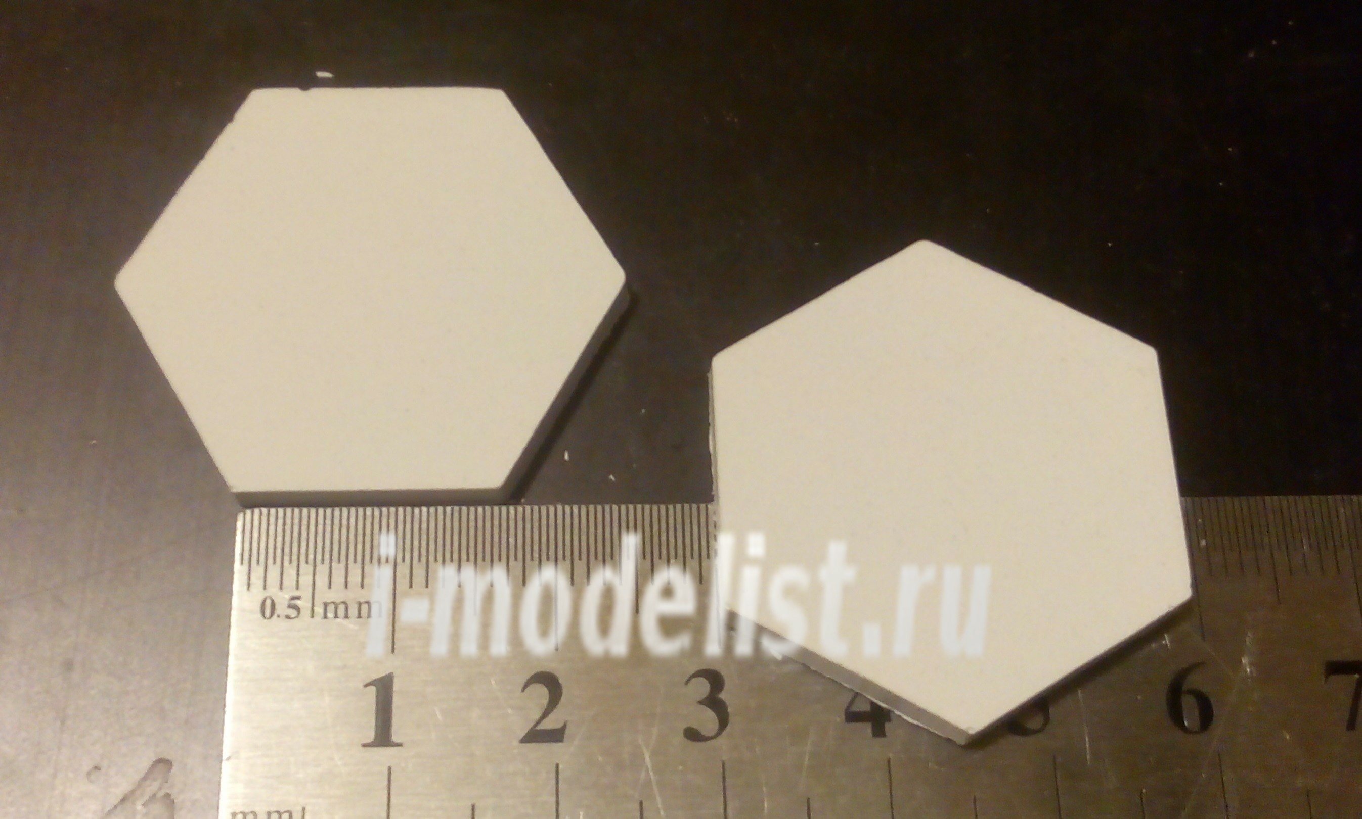 FL7210 battering RAM 1/72 aerodrome cover Plate (hexagonal) 