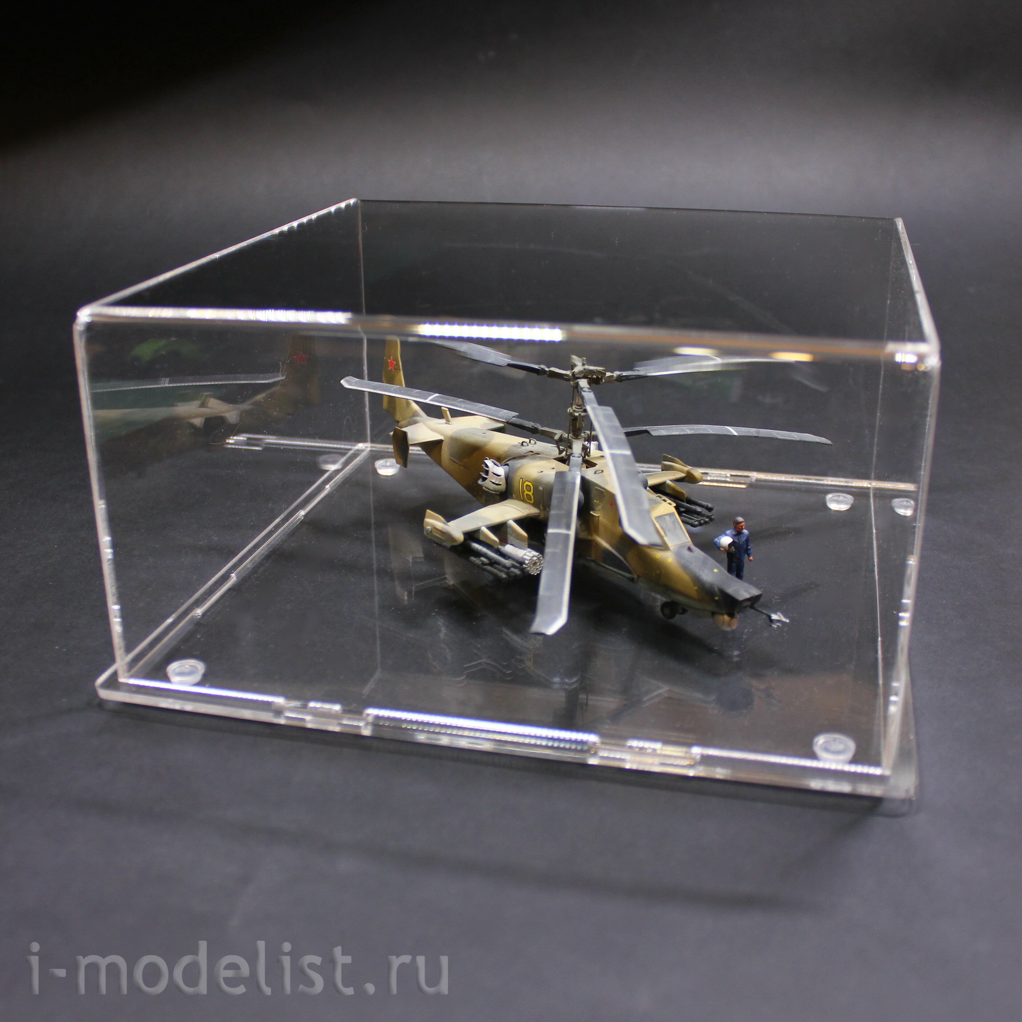 LCB003 LemonCraft Бокс акриловый на пластиковом основании (для диорам и моделей) 200х200х100